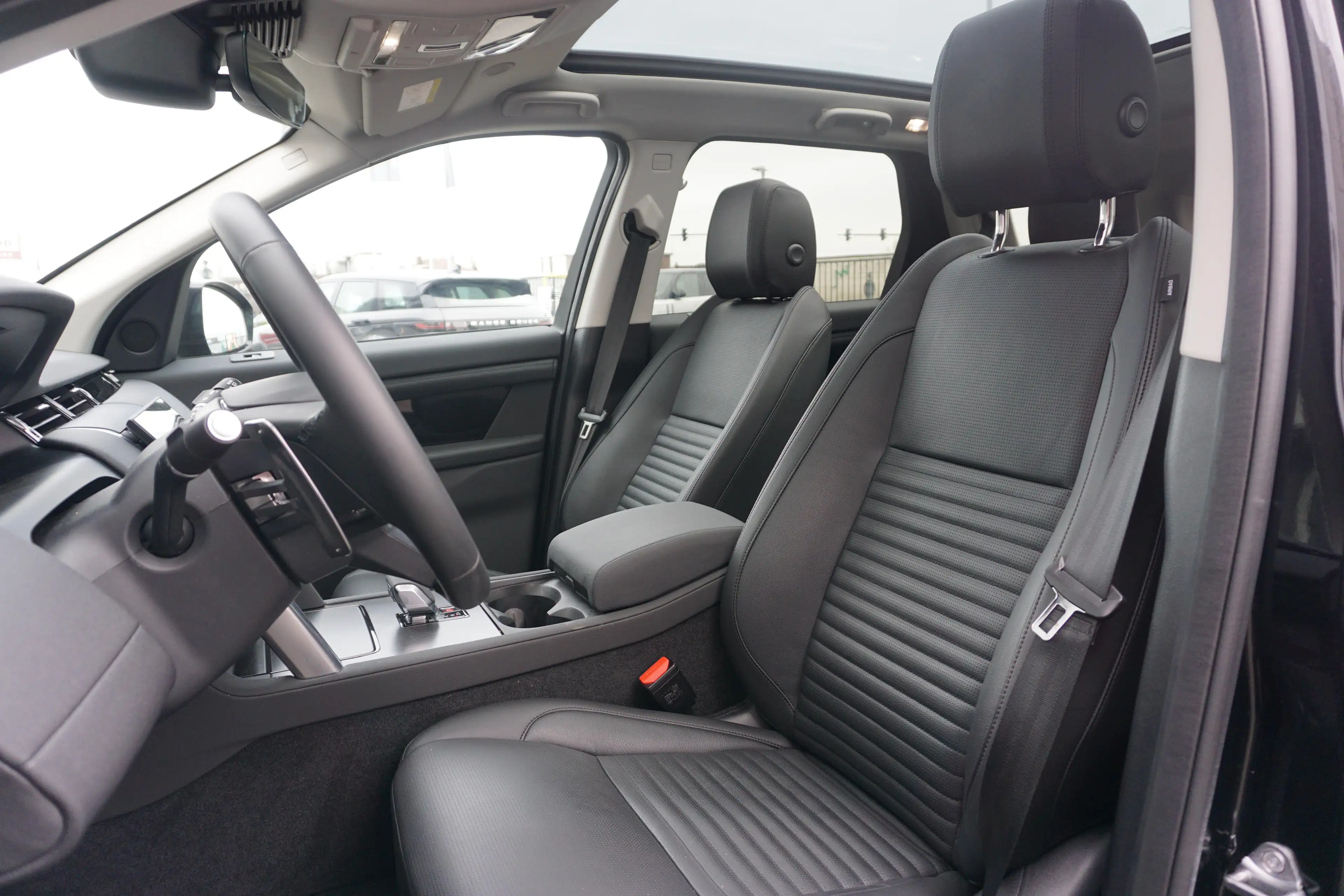 Land Rover Discovery Sport S — photo 4