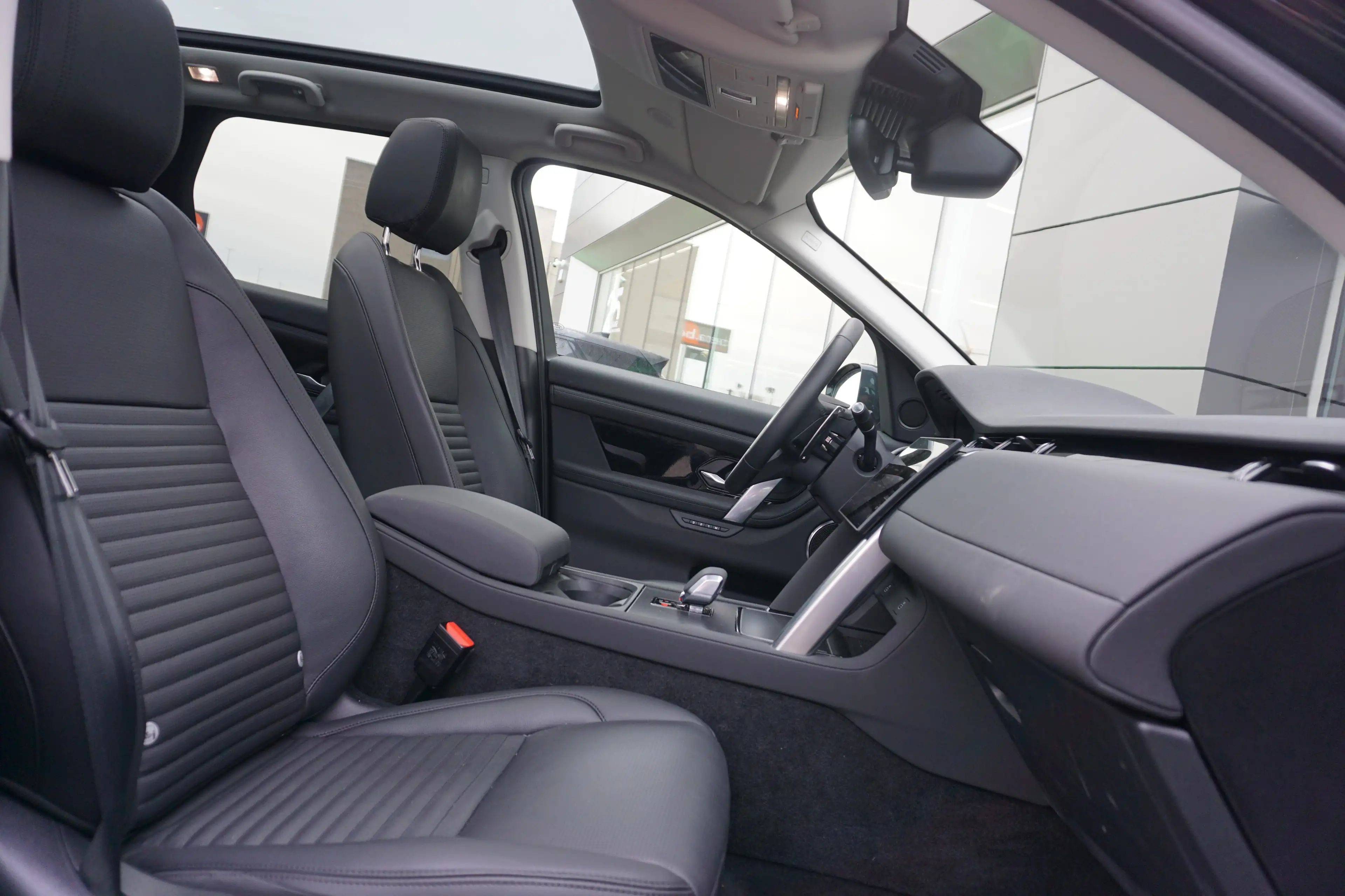Land Rover Discovery Sport S — photo 10