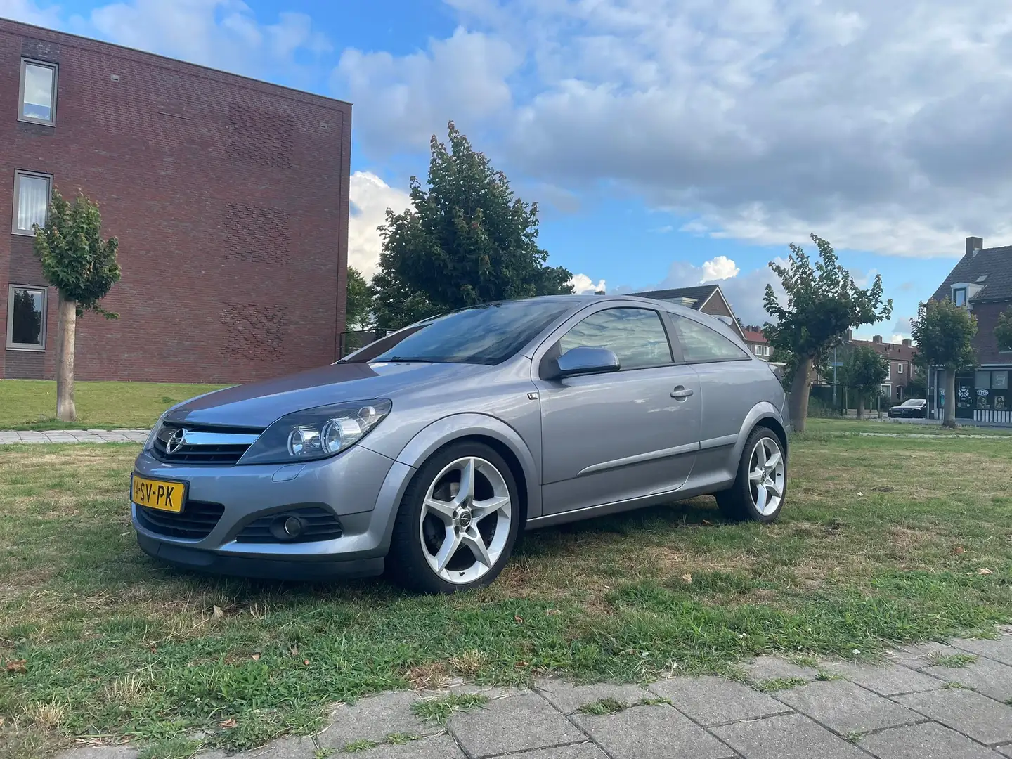 Opel Astra 1.8 Sport Grijs - 2