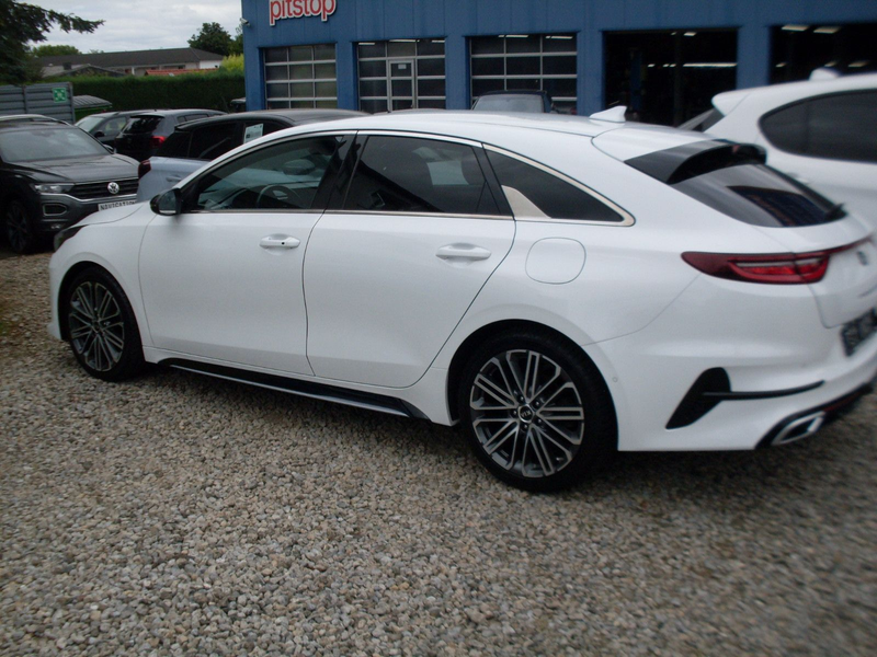 Kia ProCeed / pro_cee'd GT — photo 3