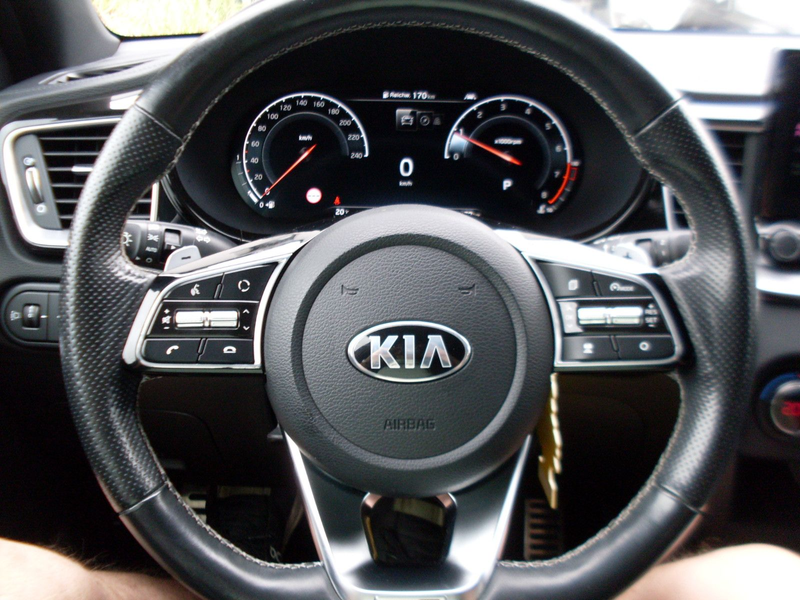 Kia ProCeed / pro_cee'd GT — photo 15