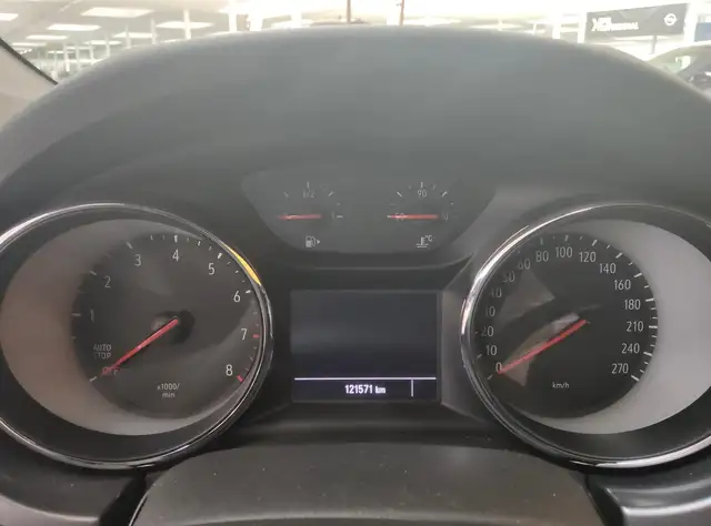 Opel Astra view 12