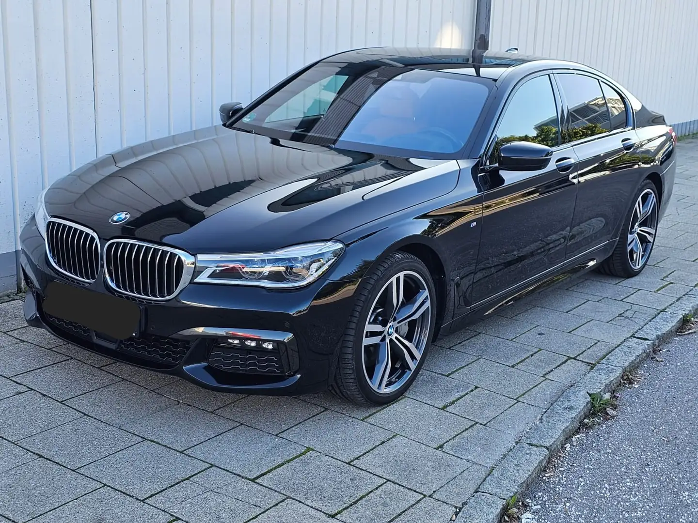 BMW 750 750 i xDrive M-Sportpaket Чёрный - 2