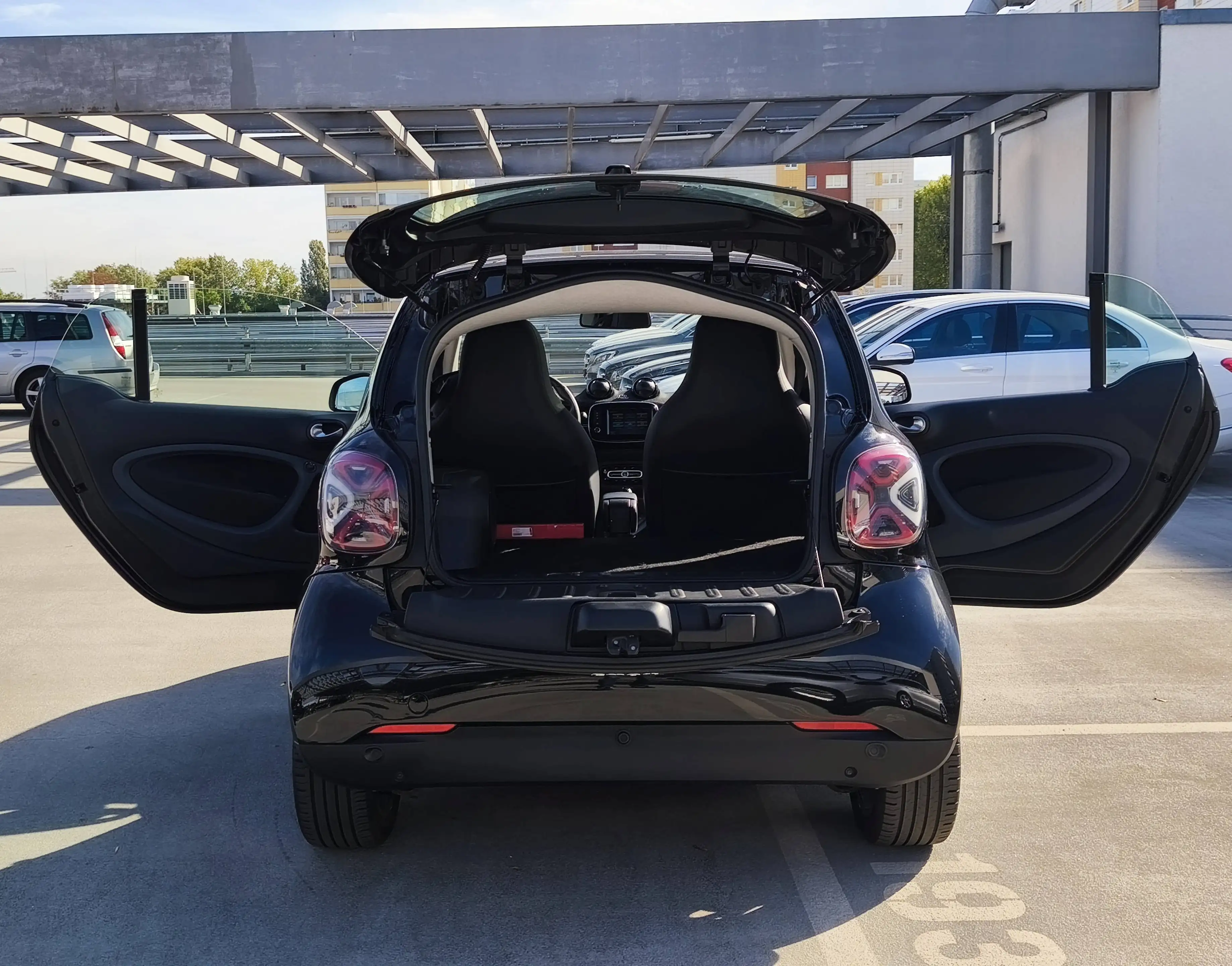 smart forTwo EQ PRIME EXCLUSIVE LED/LEDER/NAVI+DAB+RÜCKFAHRKAMERA/JBL/PANORAMA/AMBIENTE/SITZHEIZUNG — photo 12