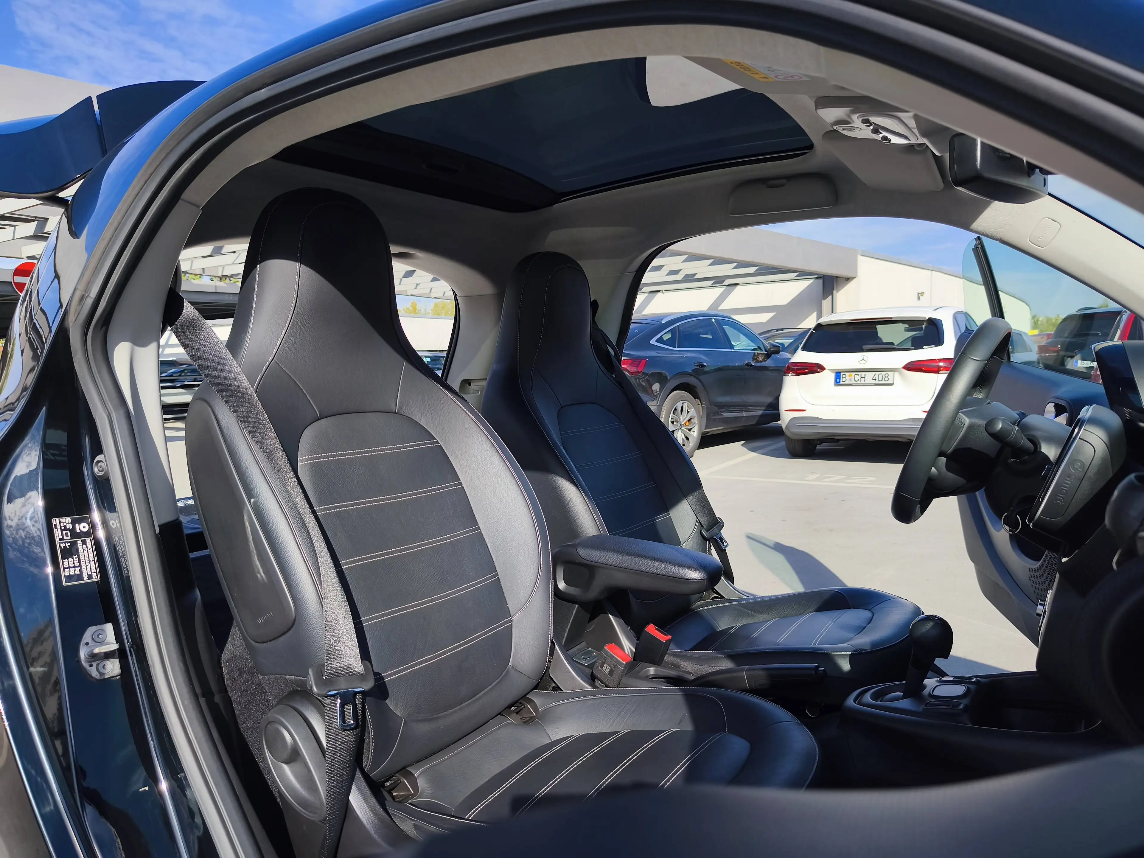 smart forTwo EQ PRIME EXCLUSIVE LED/LEDER/NAVI+DAB+RÜCKFAHRKAMERA/JBL/PANORAMA/AMBIENTE/SITZHEIZUNG — photo 10