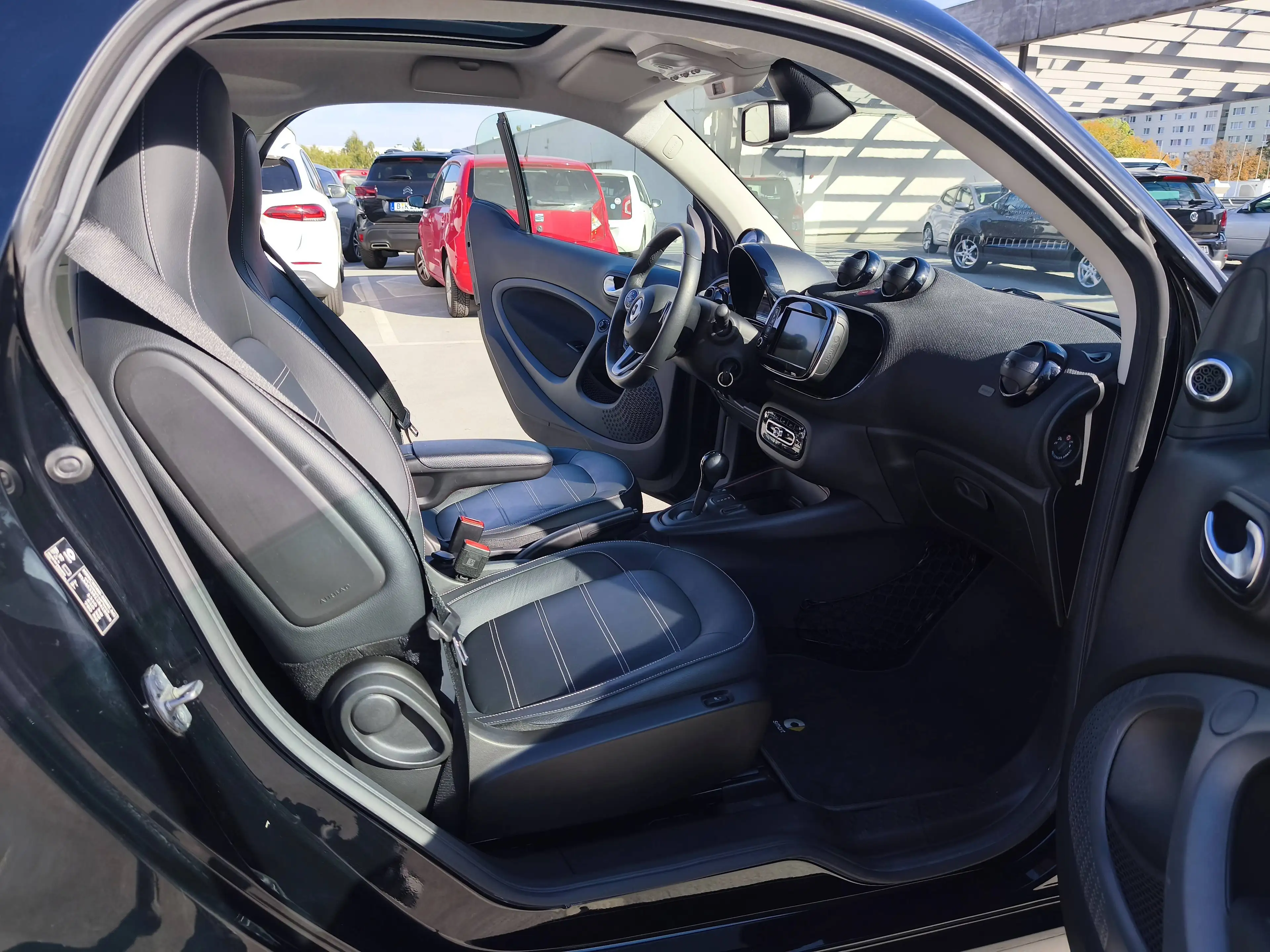 smart forTwo EQ PRIME EXCLUSIVE LED/LEDER/NAVI+DAB+RÜCKFAHRKAMERA/JBL/PANORAMA/AMBIENTE/SITZHEIZUNG — photo 9