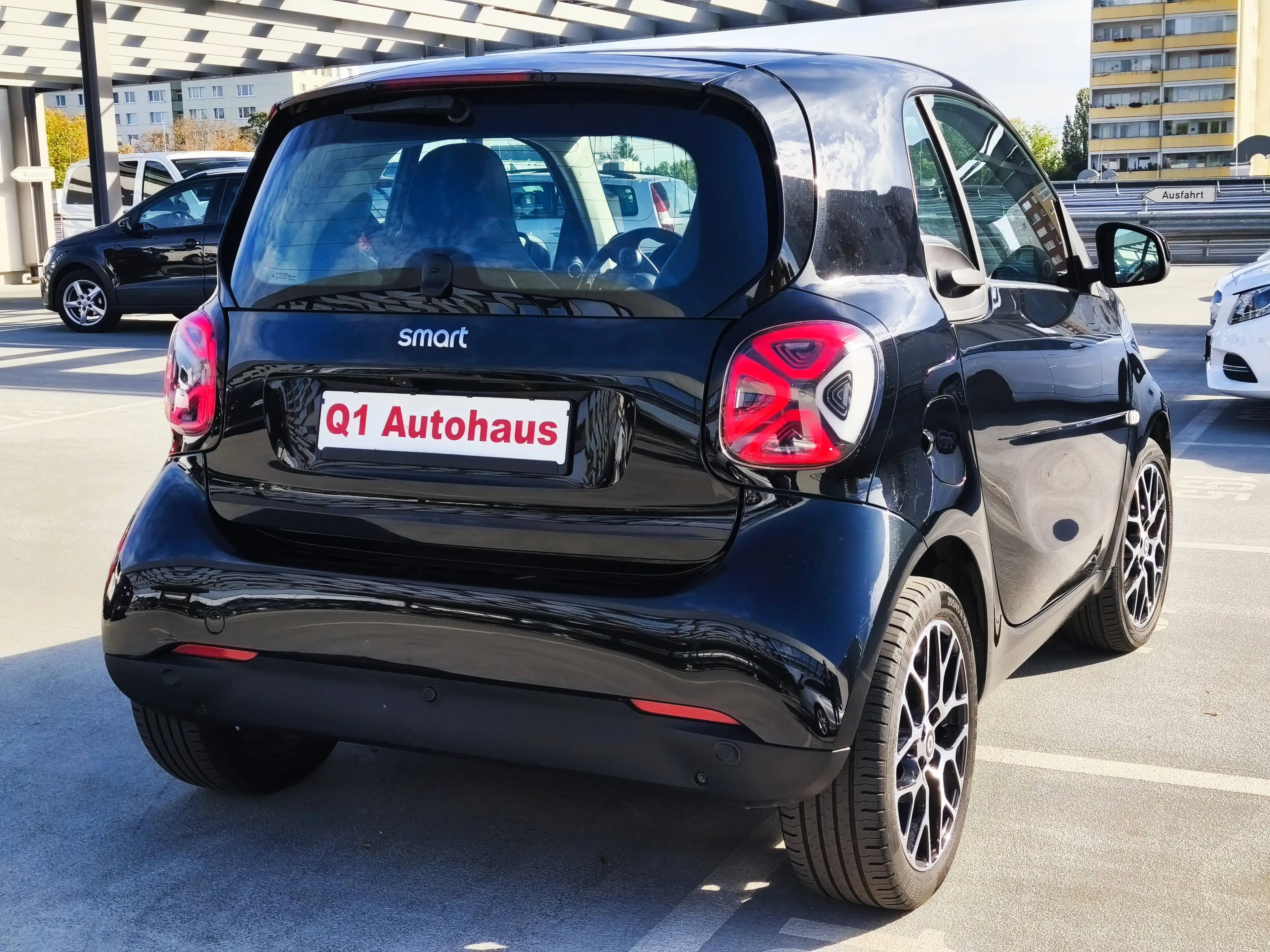 smart forTwo EQ PRIME EXCLUSIVE LED/LEDER/NAVI+DAB+RÜCKFAHRKAMERA/JBL/PANORAMA/AMBIENTE/SITZHEIZUNG — photo 2