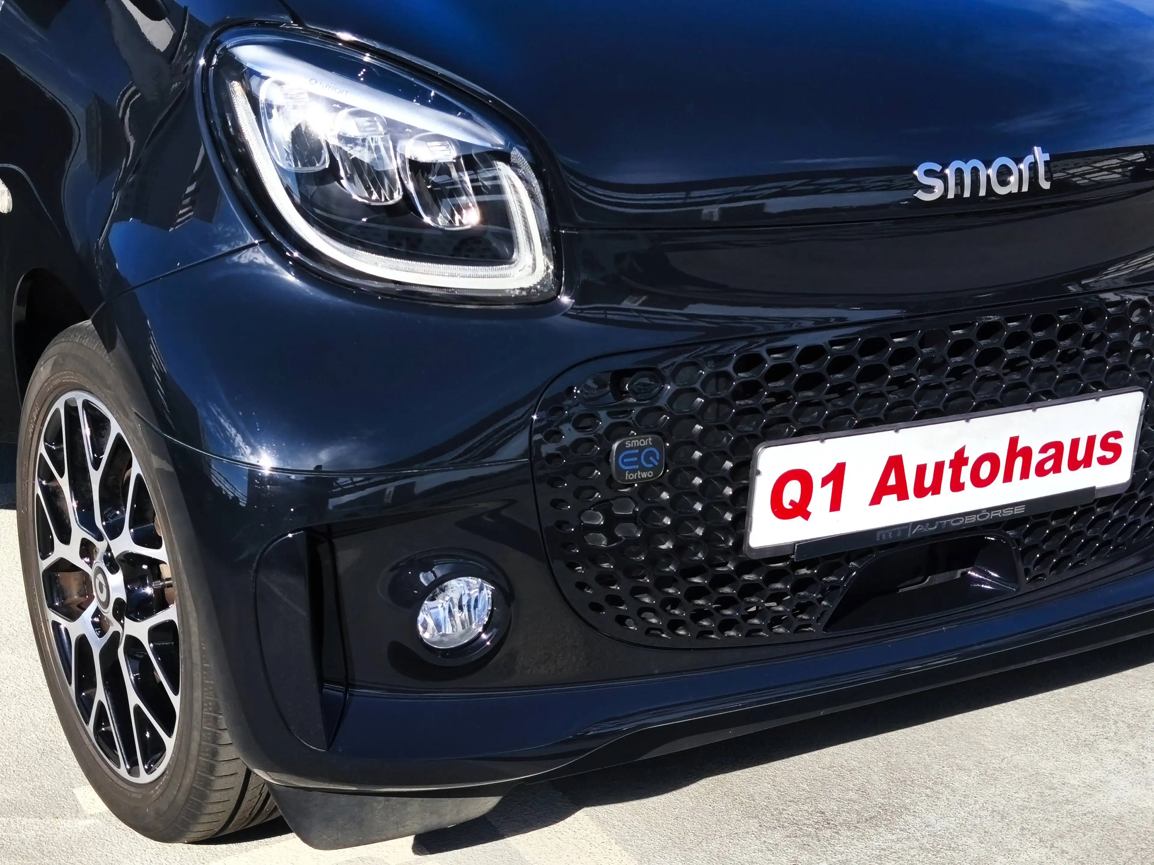 smart forTwo EQ PRIME EXCLUSIVE LED/LEDER/NAVI+DAB+RÜCKFAHRKAMERA/JBL/PANORAMA/AMBIENTE/SITZHEIZUNG — photo 15