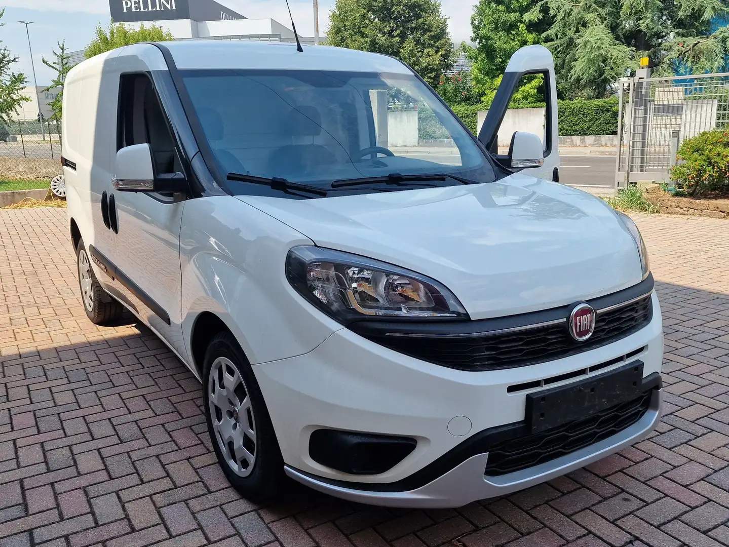 Fiat DOBLO1.6 MJT TREKKING IVA DEDUCIBILE Bianco - 2
