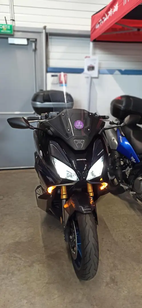 Honda Forza 750 Noir - 1