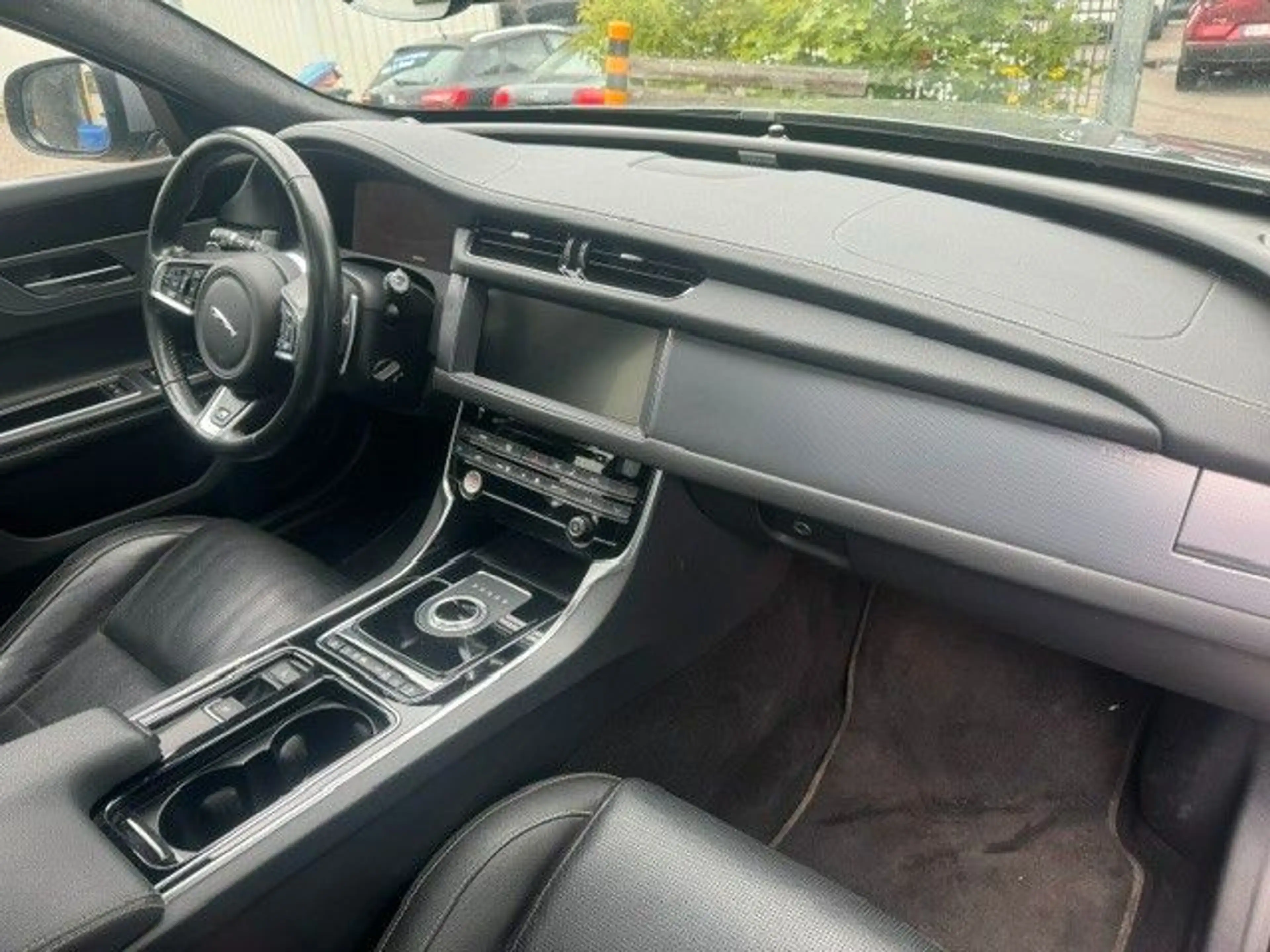 Jaguar XF 20d 180PS R-Sport Sportbrake LEDER KAMERA — photo 6