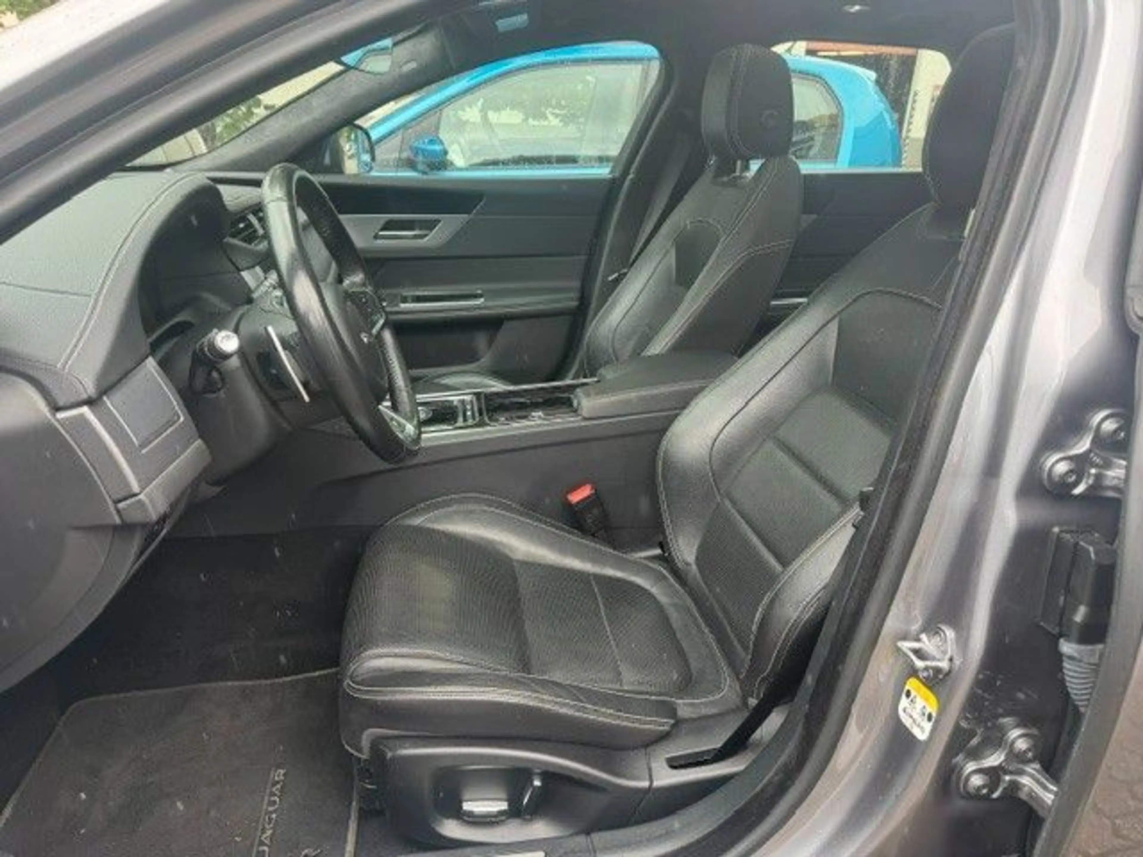 Jaguar XF 20d 180PS R-Sport Sportbrake LEDER KAMERA — photo 14