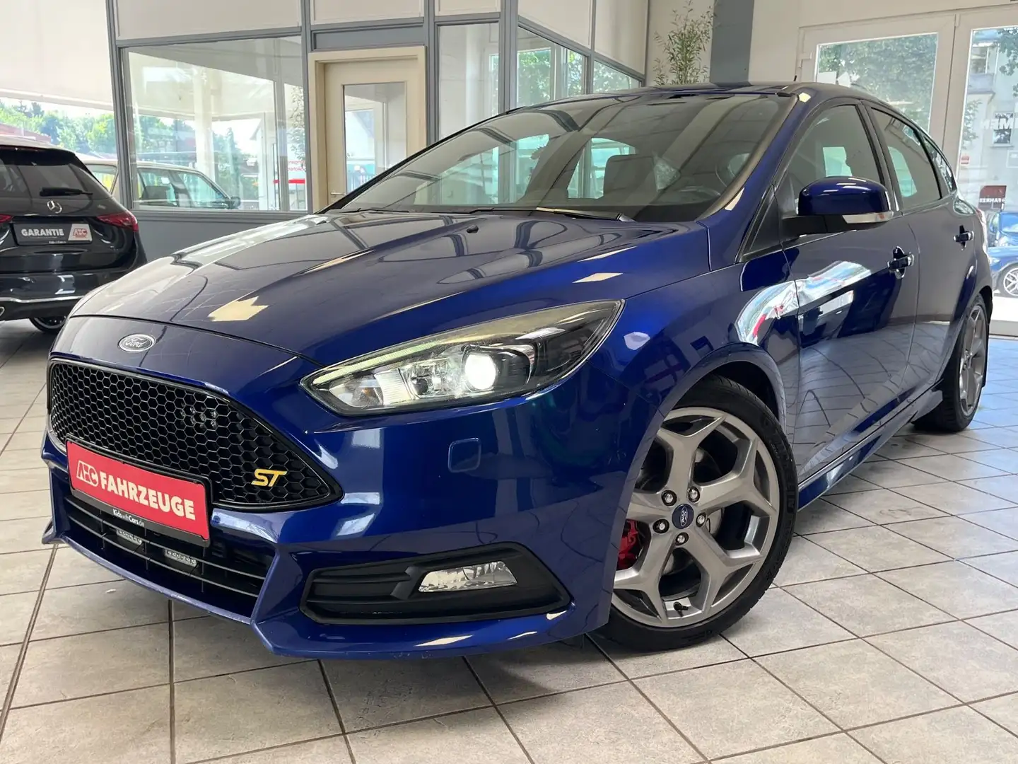 Ford Focus Lim. ST Blauw - 1