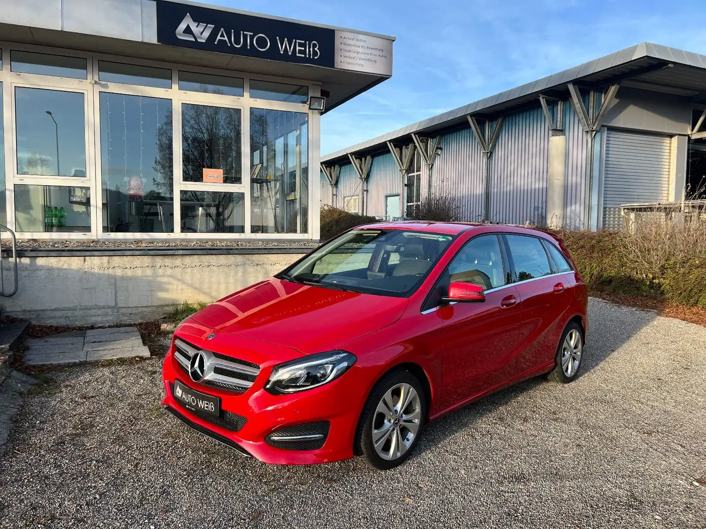 Mercedes-Benz B 220 -4Matic/VOLL-LED/LEDER/NOTBREM/AVANTGARDE Rot - 1