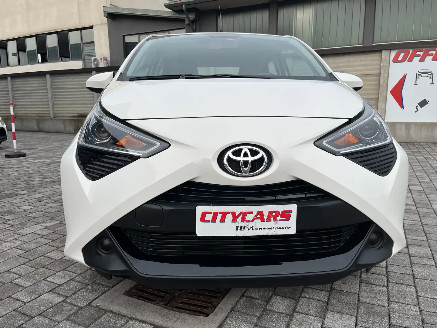 Toyota Aygo Aygo 5p 1.0 x-business m-mt 72cv Iva D. Ok Neop. Blanc - 2