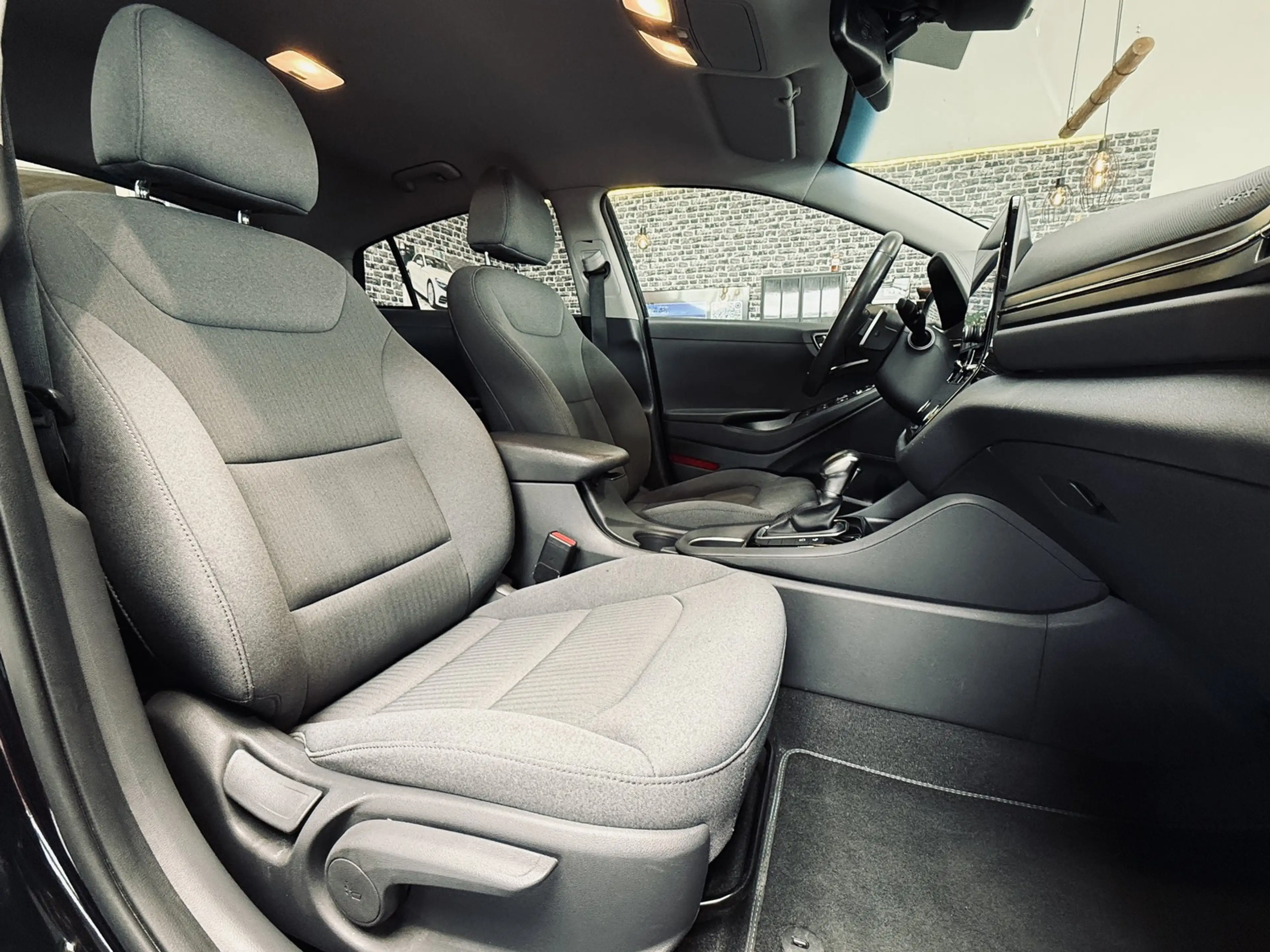 Hyundai IONIQ IONIQ 1.6 Hybrid |ACC|Spur|SHZ|Kamera|Navi| — photo 12