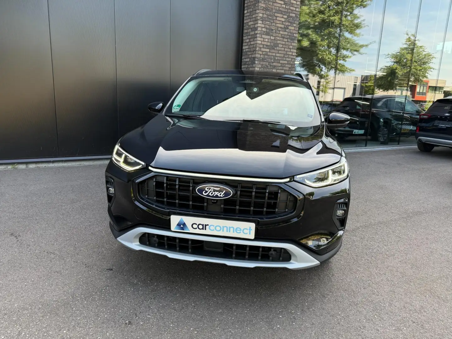 Ford Kuga 2.5 PHEV 243pk Active Navi, Trekhaak, HUD, Camera, Zwart - 2