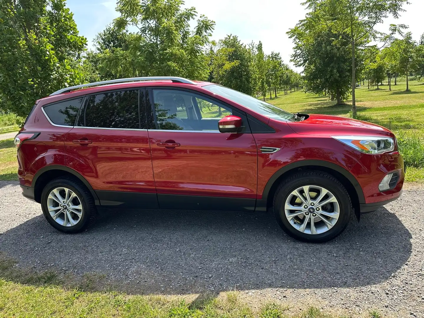Ford Kuga 1.5 Trend 59004 Km Rood - 1