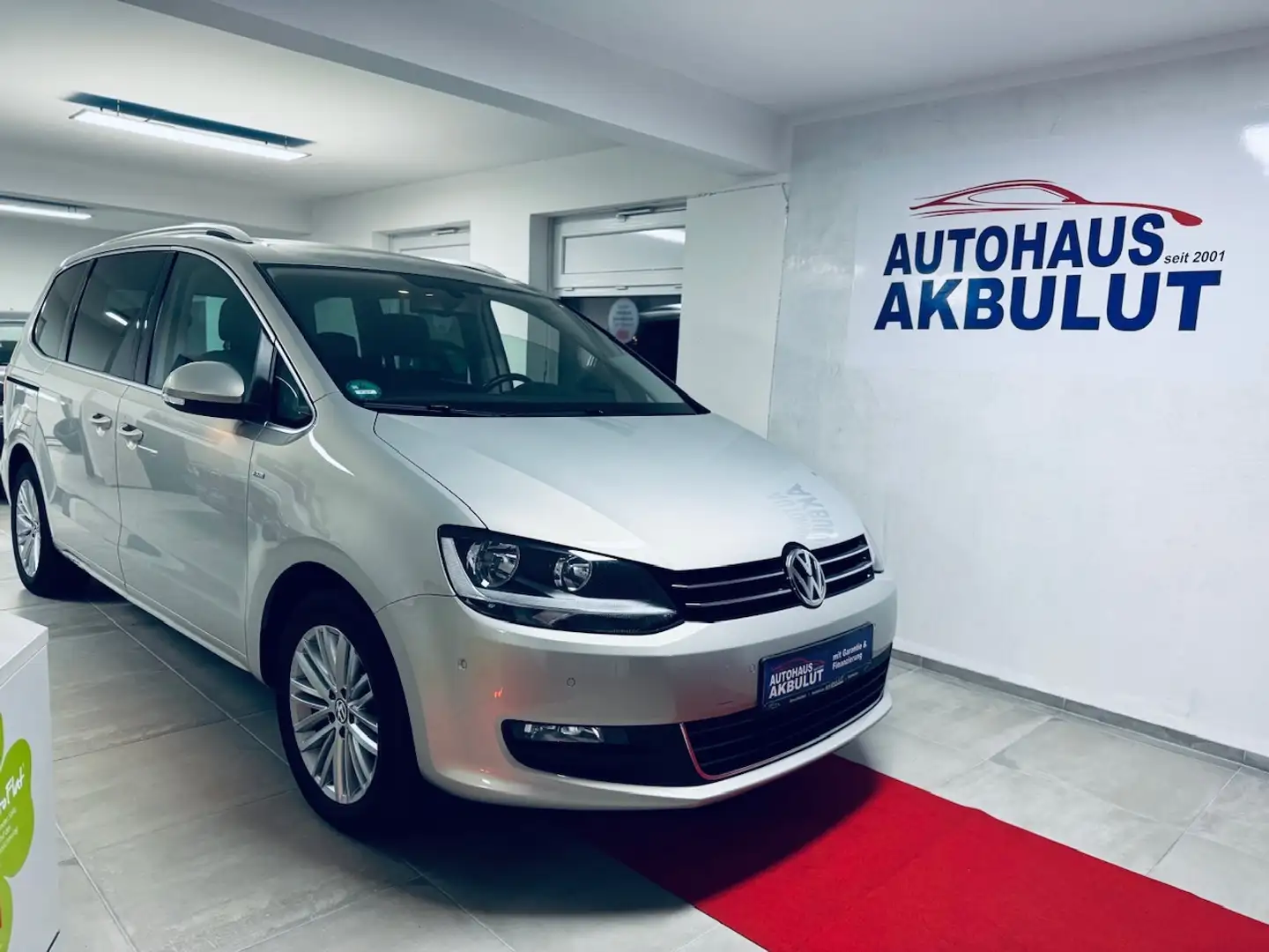 Volkswagen Sharan Cup BMT*1.Hand+7-Sitzer+Finanzierung+Garantie* Gris - 1