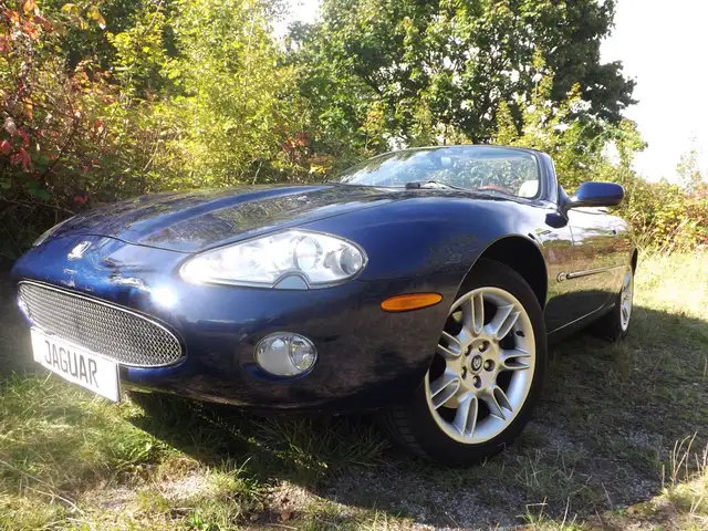 Jaguar XK8 - äußerst attraktiv und technisch perfekt!