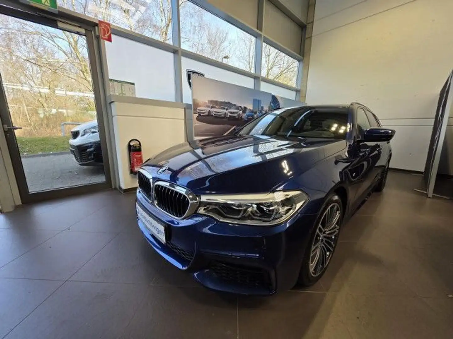BMW 520 d Touring Aut. / M-Paket / Vollleder / SHZ / R- Azul - 1