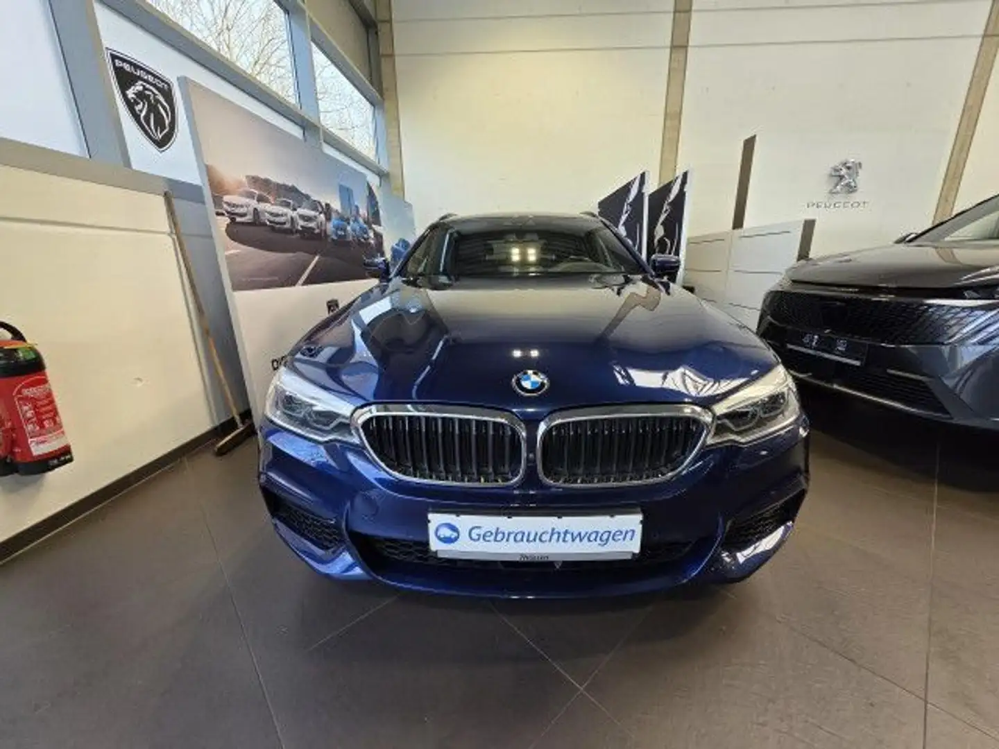 BMW 520 d Touring Aut. / M-Paket / Vollleder / SHZ / R- Azul - 2