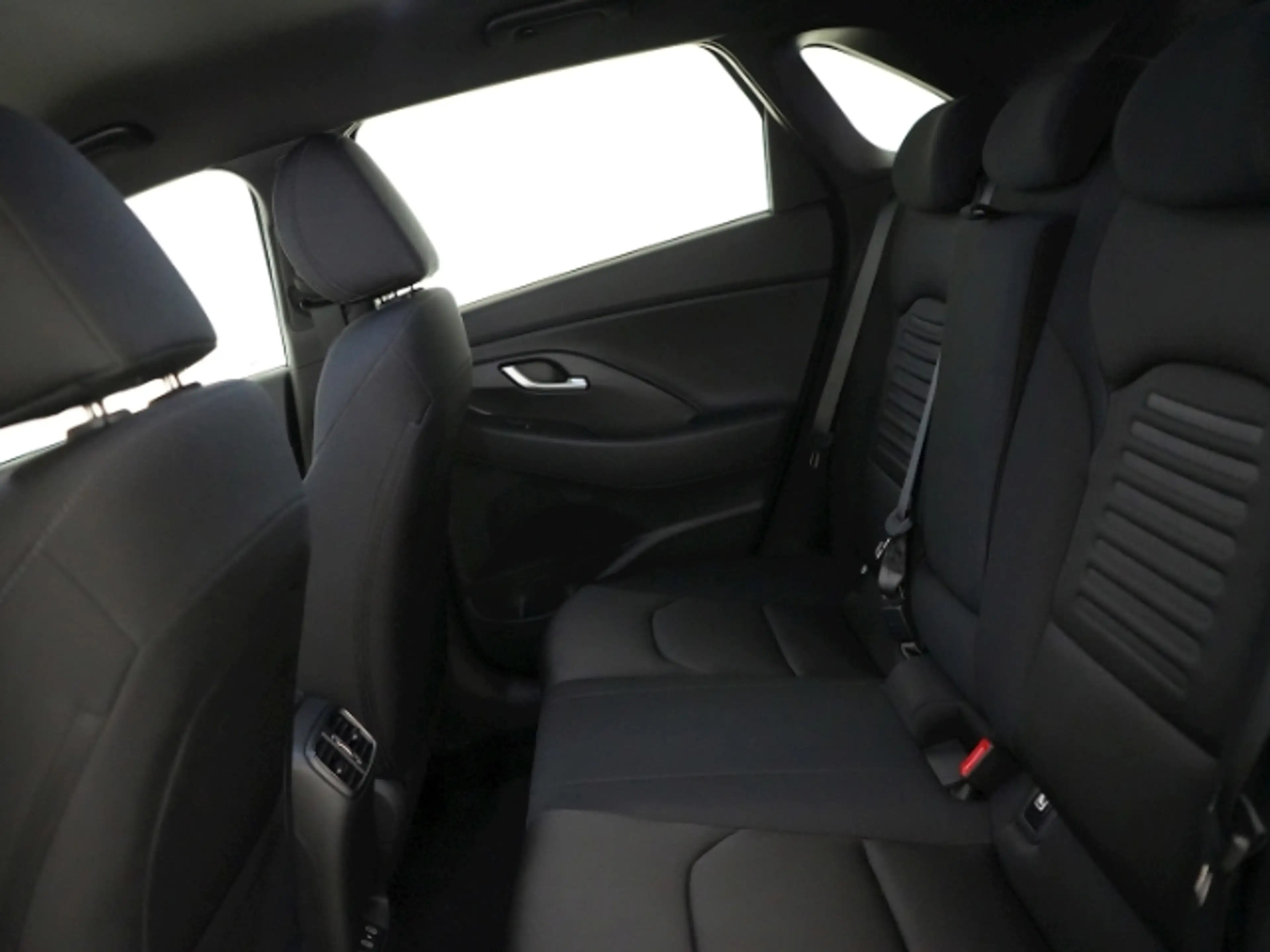 Hyundai i30 FACELIFT T-GDI ADVANTAGE 48V DCT+VOLL LED+NAVI+RÜC — photo 11