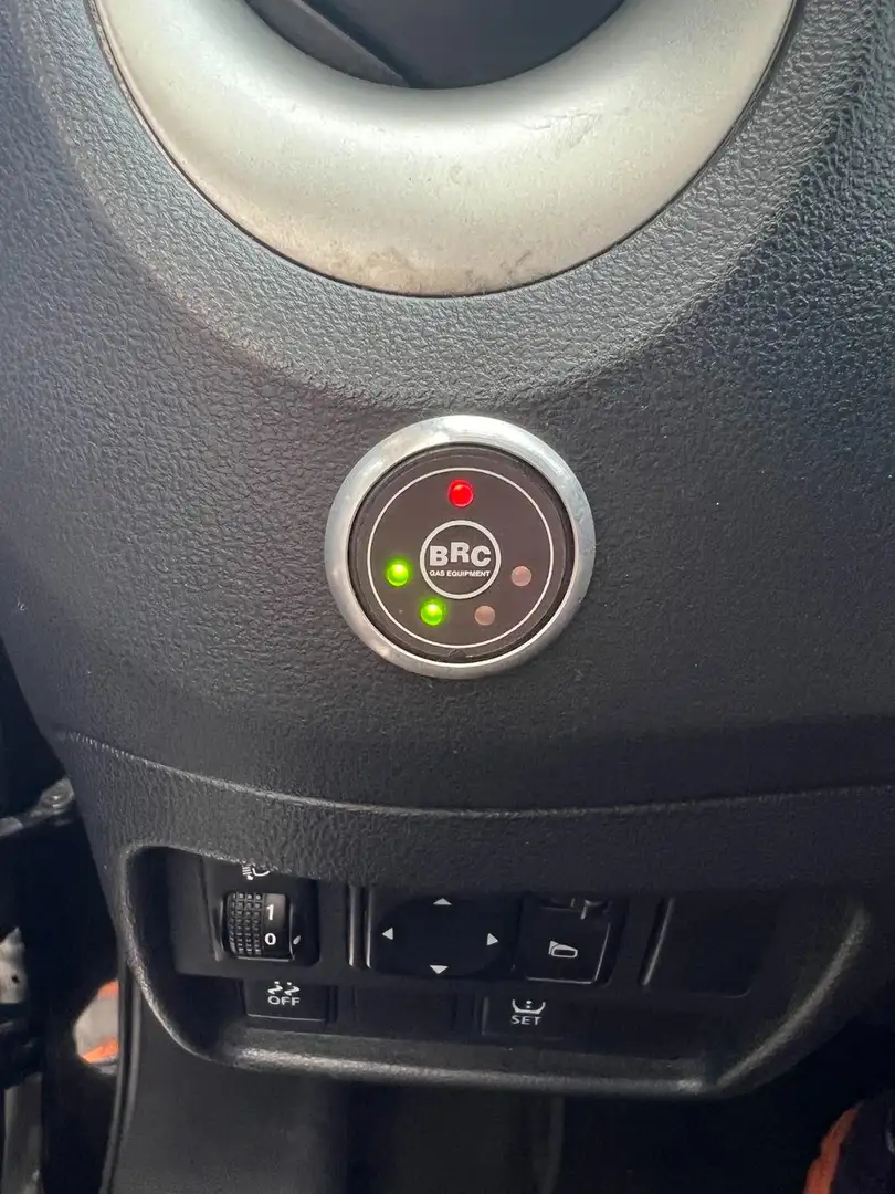 Nissan Juke 1.6 Acenta Gpl 115cv E6 Nero - 2