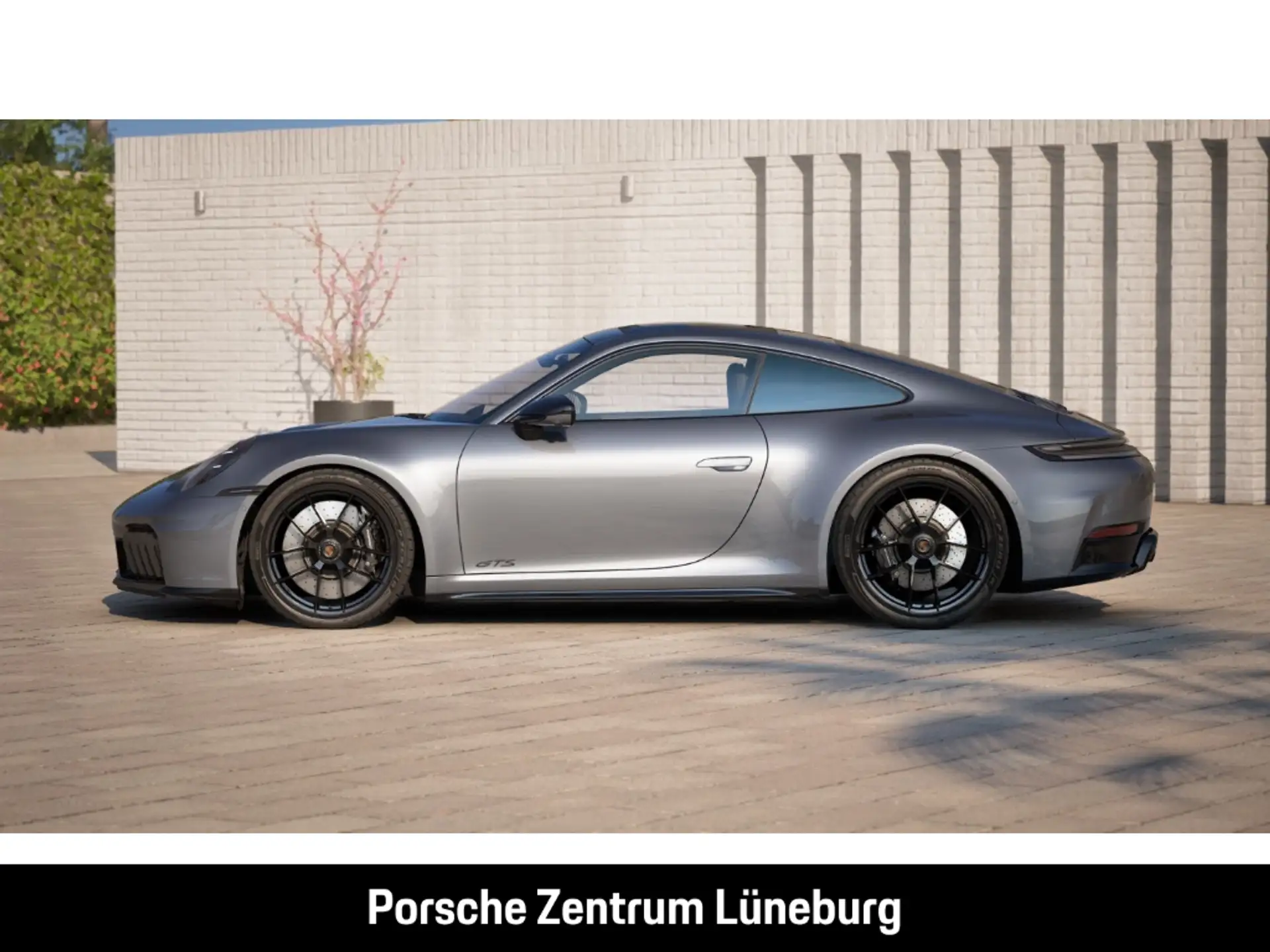 포르쉐 911 Carrera 4 GTS Coupe 2026 회색 사진 2