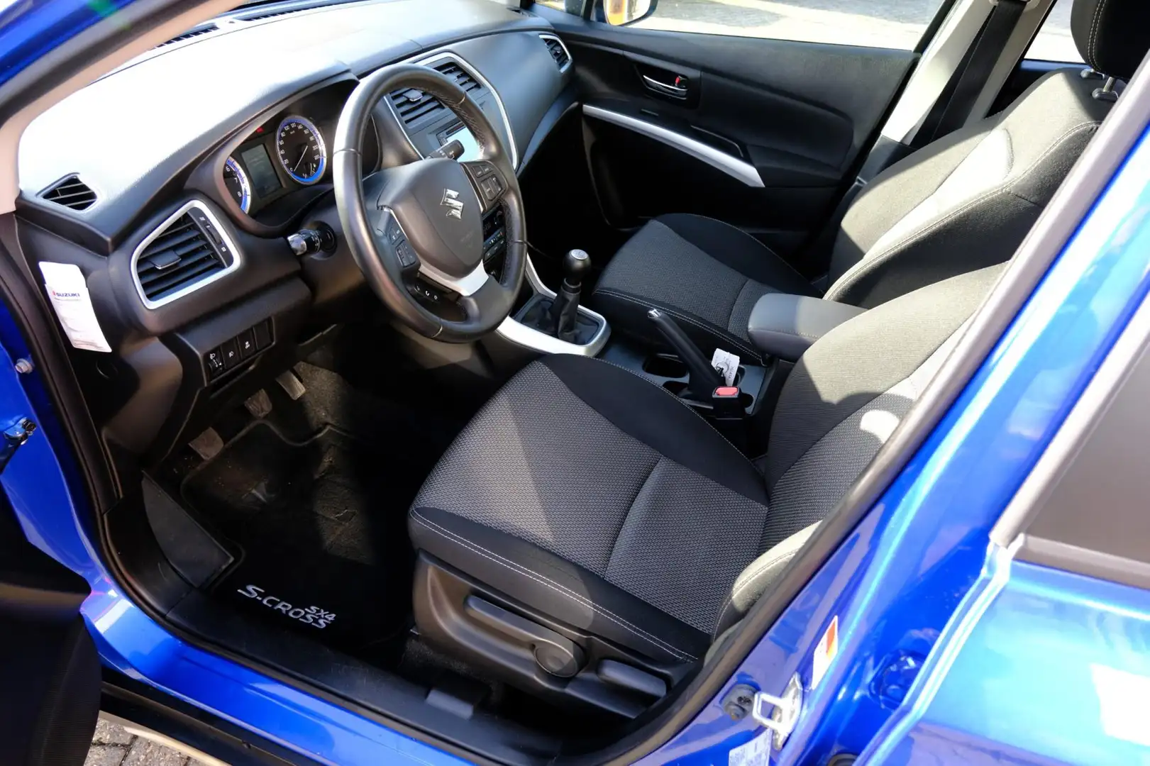 Suzuki SX4 S-Cross 1.6 Exclusive Navi|Clima|Apple CarPlay|LMV Modrá - 2