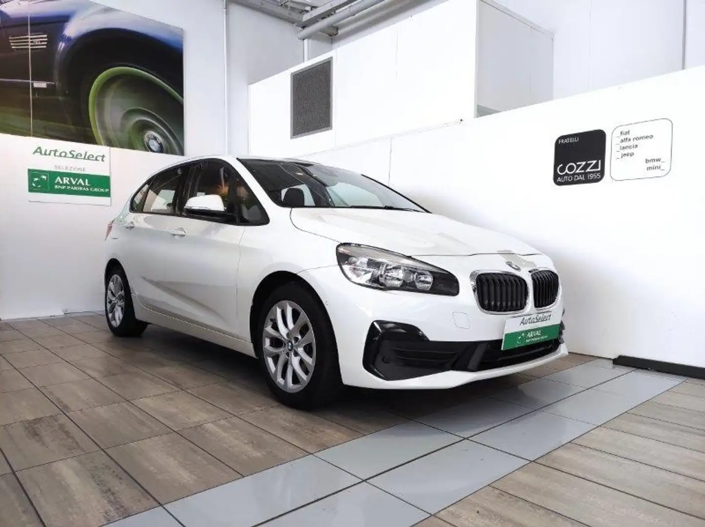 BMW 225 - 225xe Active Tourer iPerformance Business aut. Blanc - 1