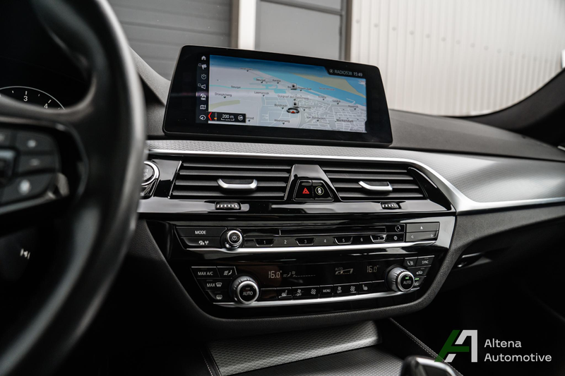 BMW 520 5-serie Touring 520i High Executive M-sport, panor — photo 17