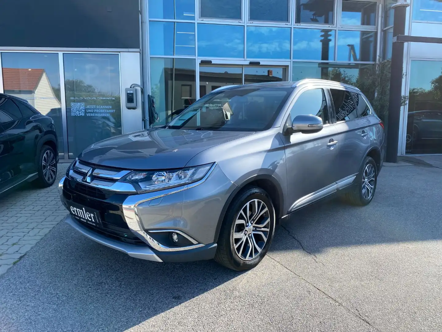 Mitsubishi Outlander 2.2 DI-D Intense+ Connect PTS DAB RKam Grau - 2