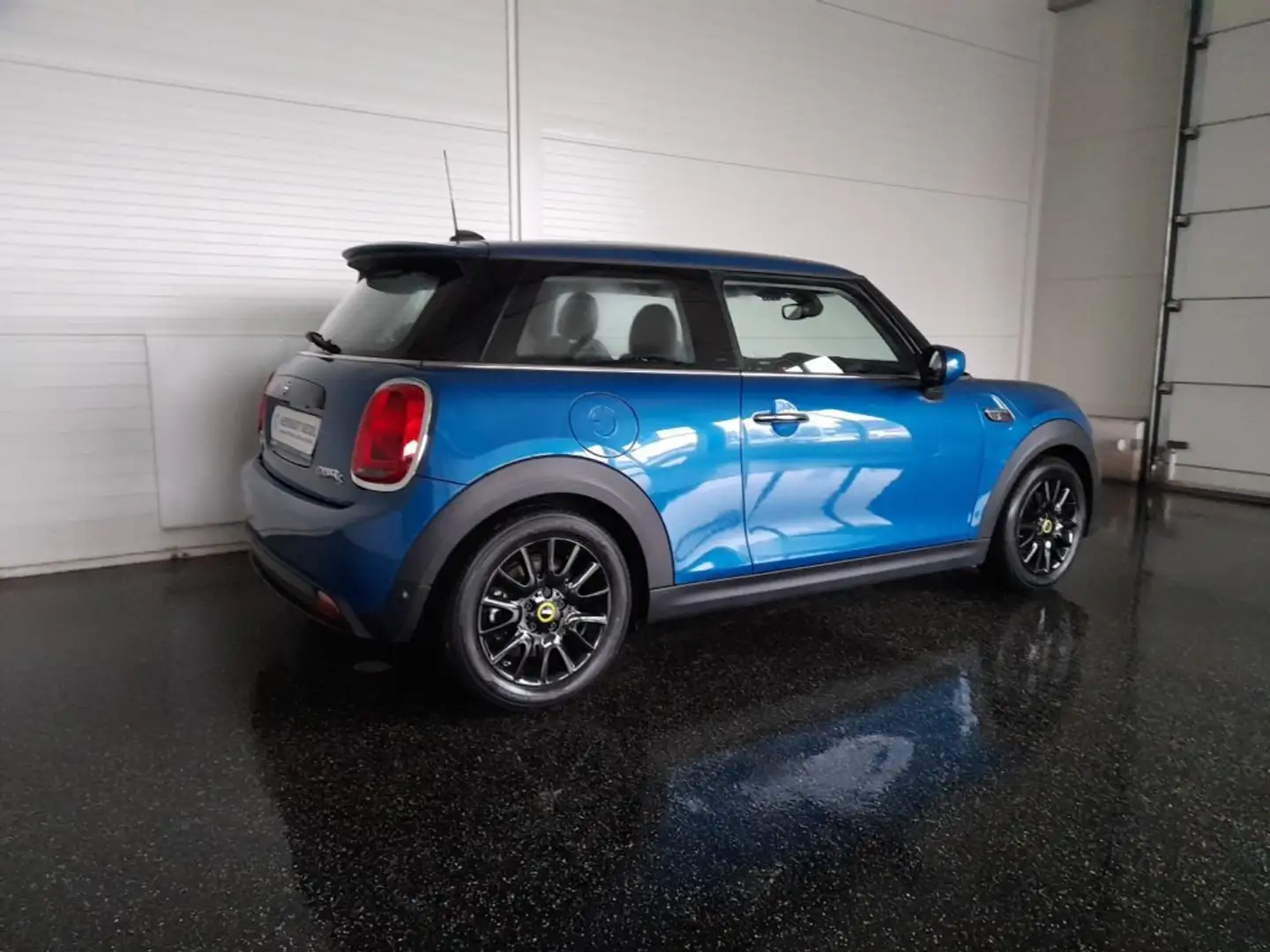 MINI Cooper SE 32,6kWh Aut *SKY / VOLL LED / NAVI / VIRTUELL / KAMERA / VOLLLEDER / HARMAN KARDON SOUND* Blau - 2