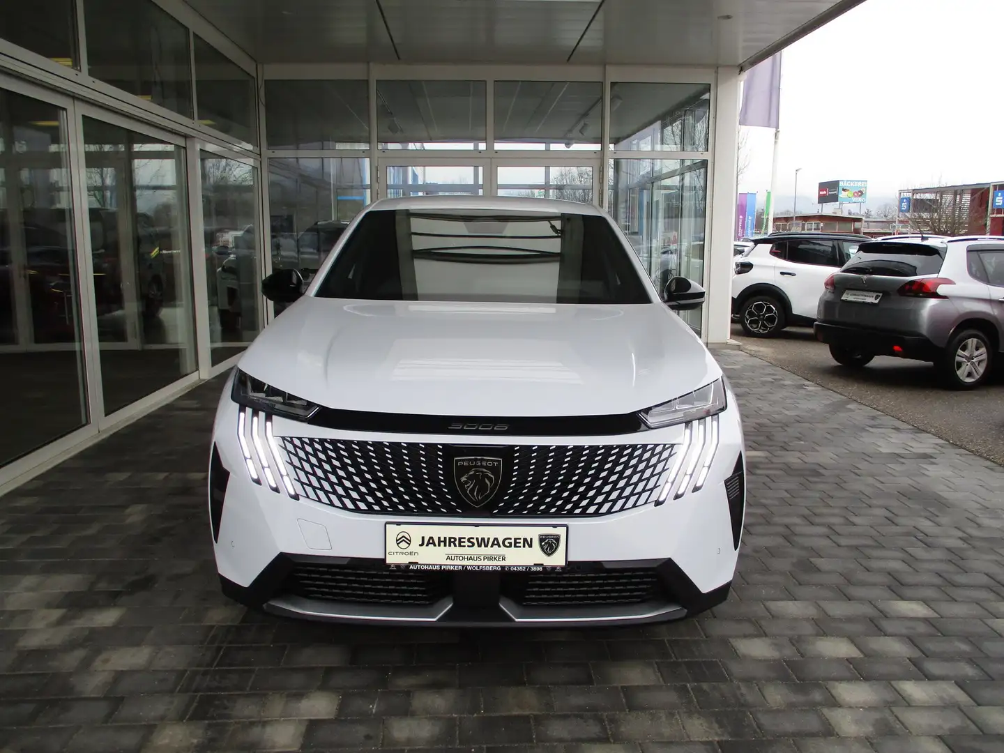 Peugeot 3008 Hybrid 145 Allure Weiß - 2