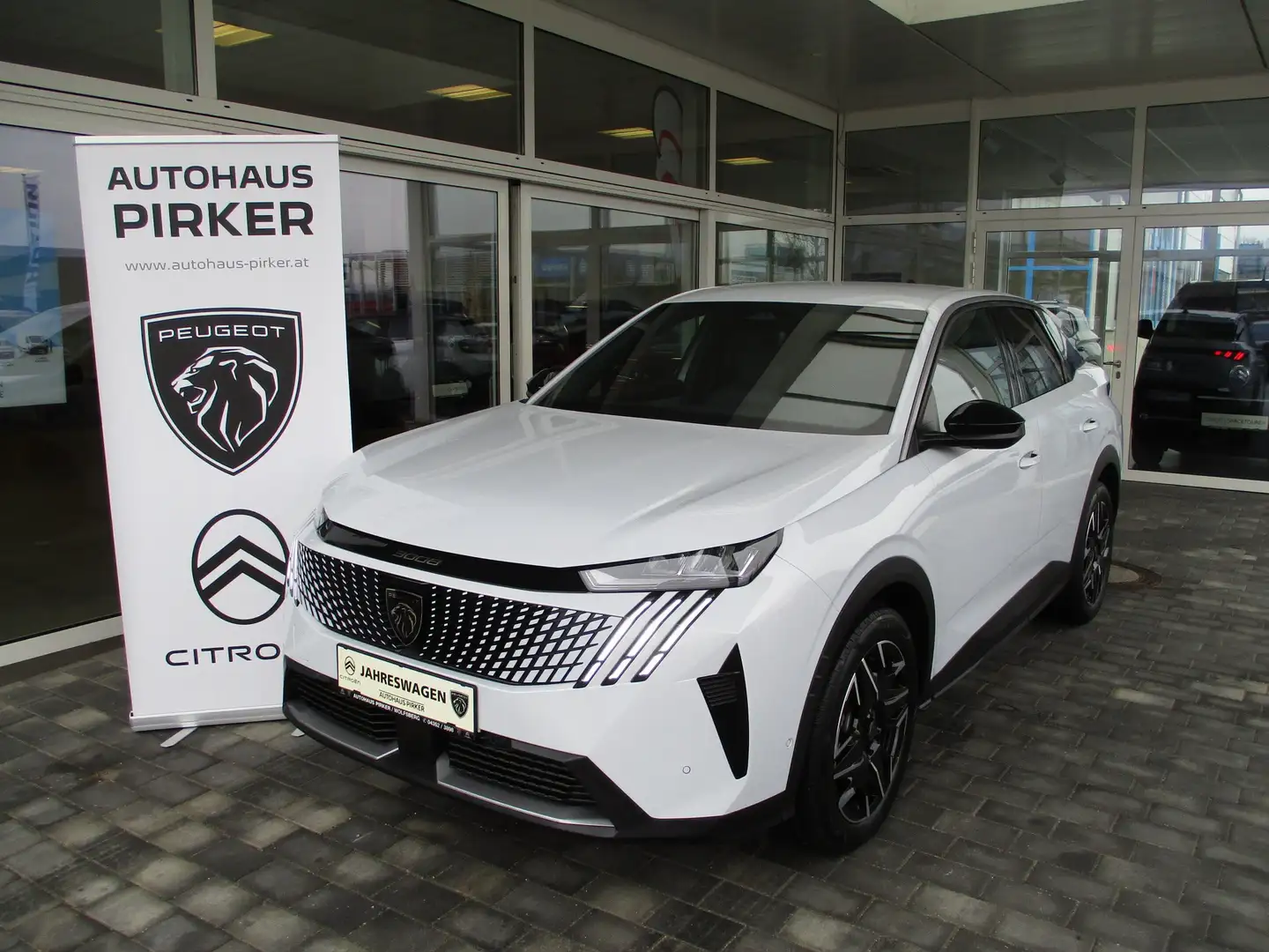 Peugeot 3008 Hybrid 145 Allure Weiß - 1
