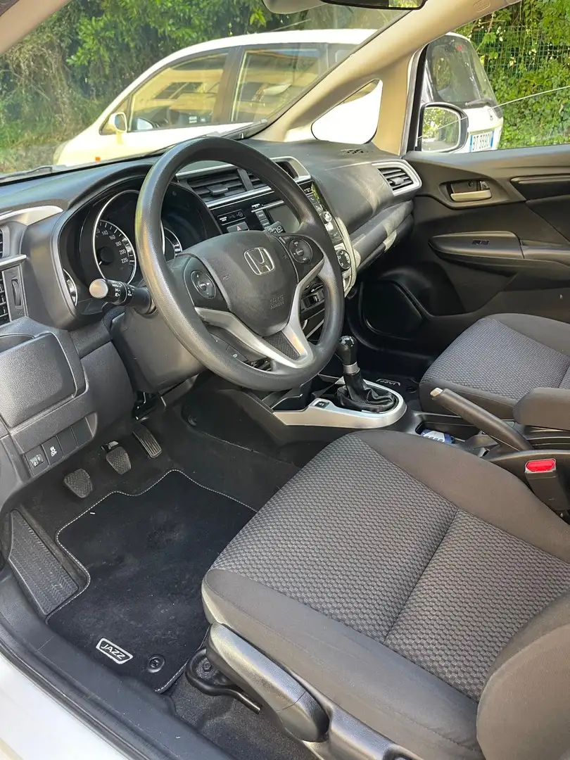 Honda Jazz Jazz III 2018 1.3 Trend Bianco - 2