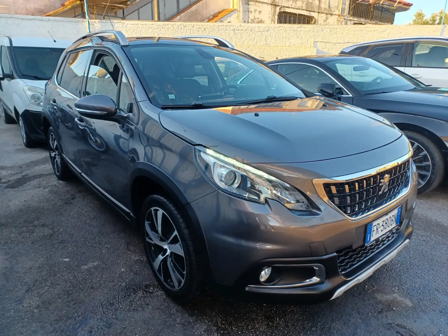 Peugeot 2008 BlueHDi 120 S&S GT Line Grigio - 2