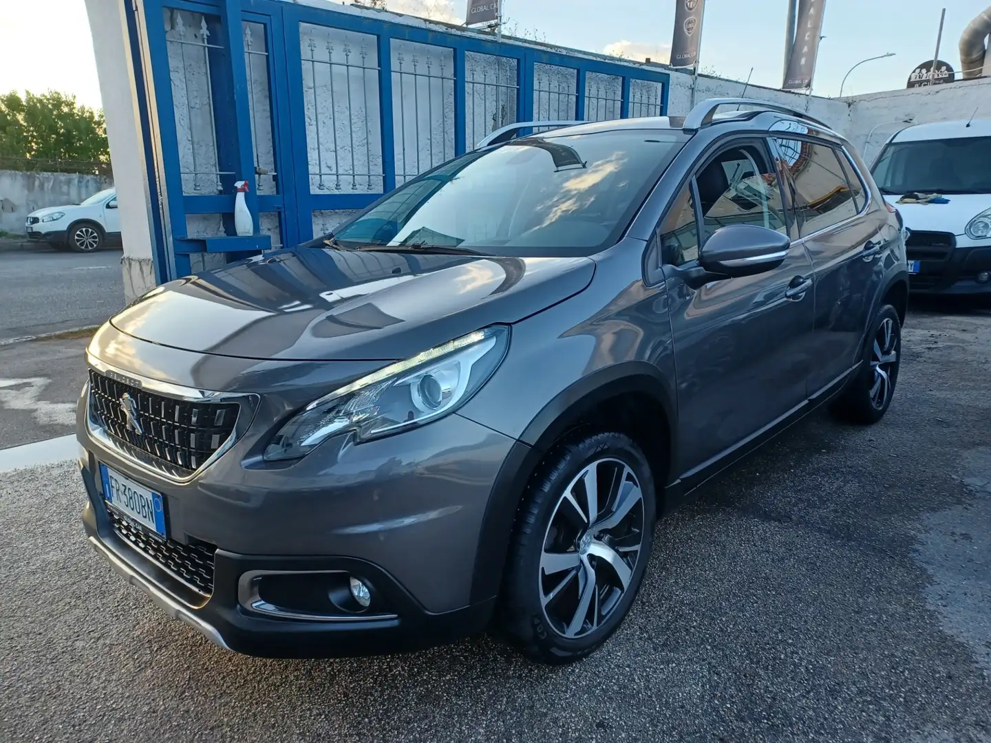 Peugeot 2008 BlueHDi 120 S&S GT Line Grigio - 1
