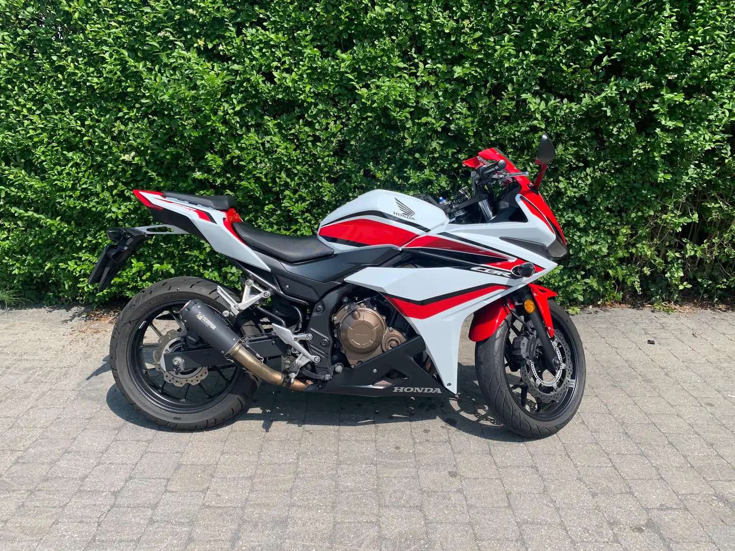 Honda CBR 500 R Червоний - 1