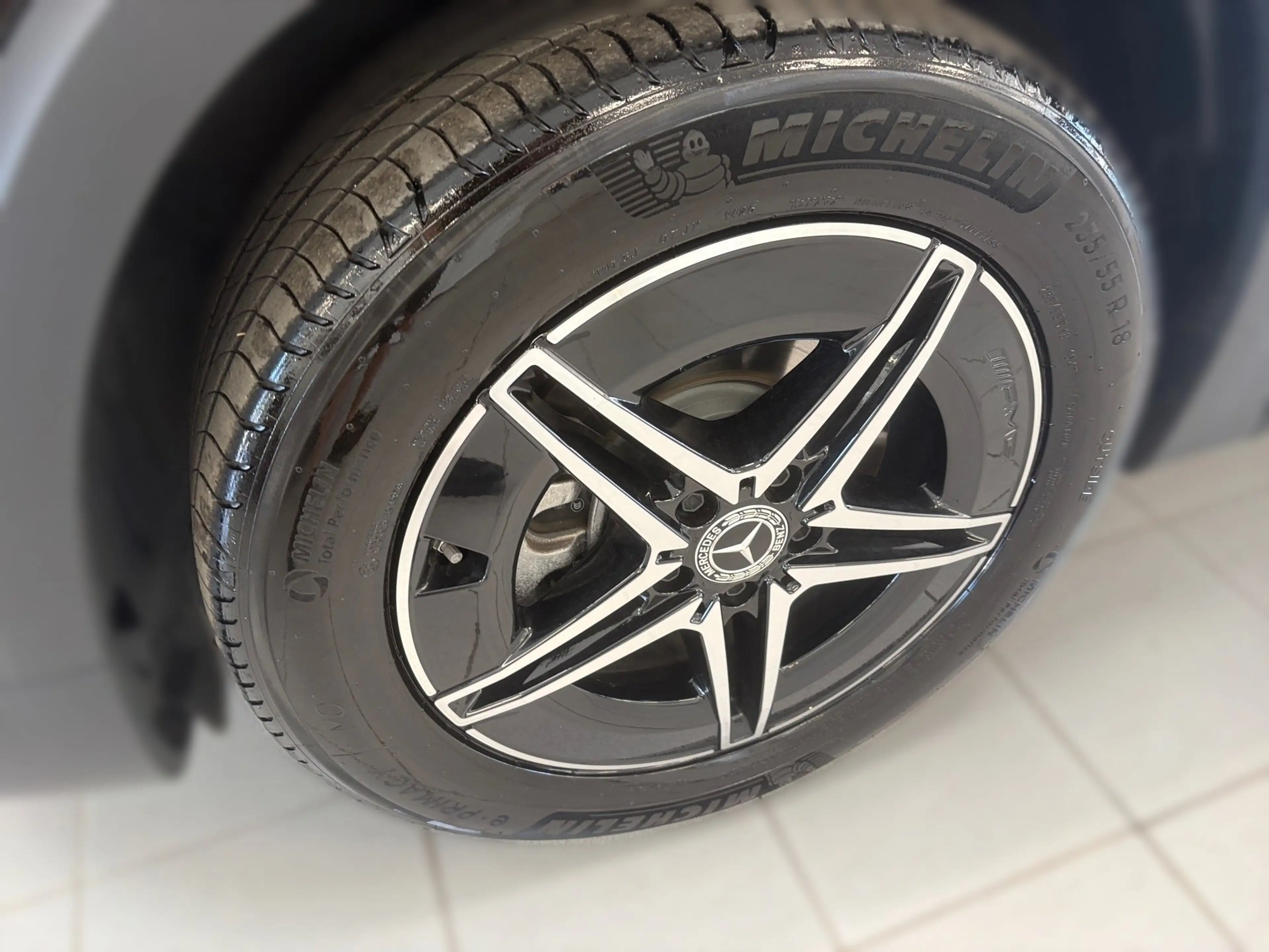 Mercedes-Benz EQB 300 4M AMG LINE THERMOTRONIC 360 GRAD KAM — photo 10
