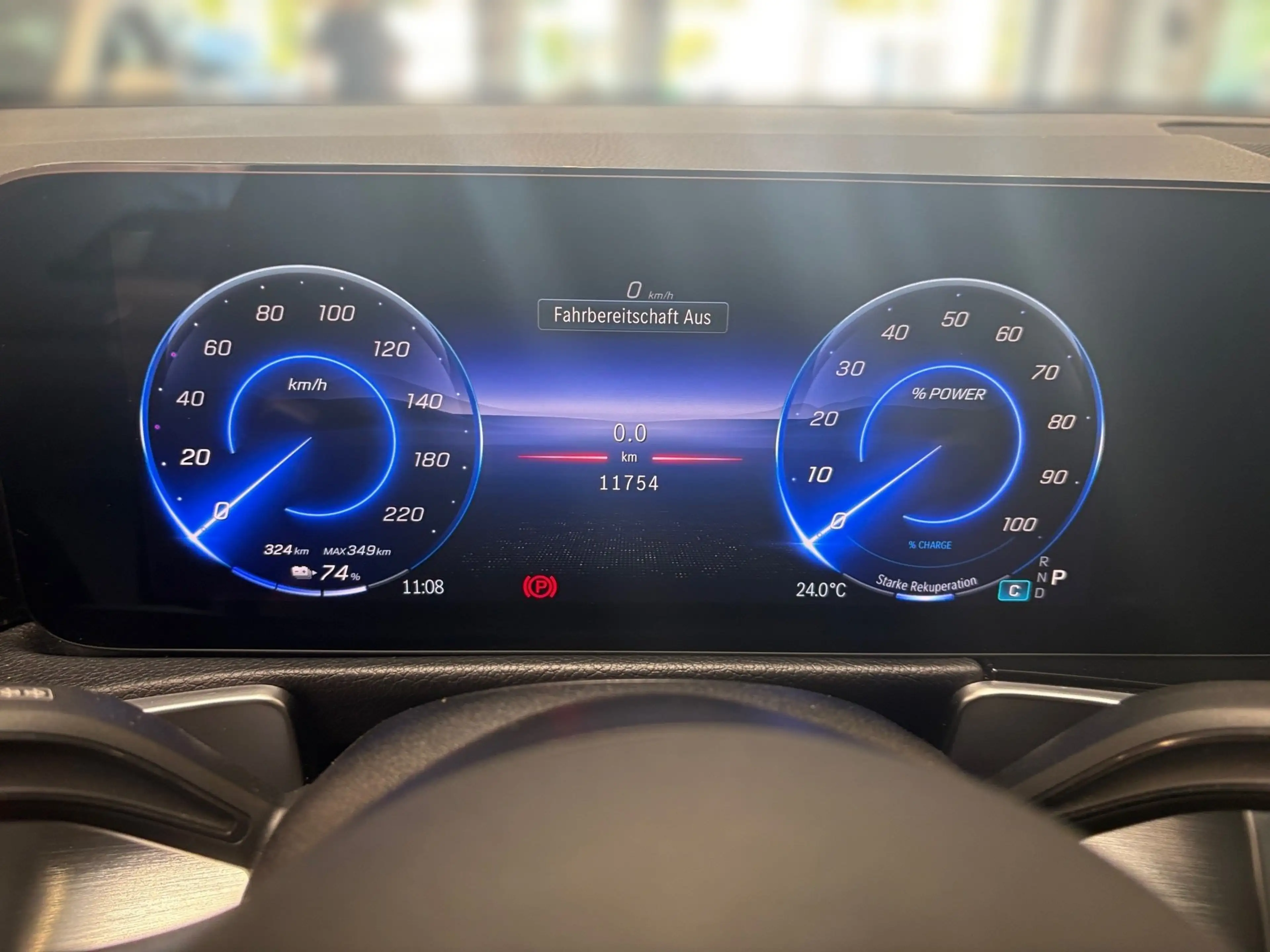 Mercedes-Benz EQB 300 4M AMG LINE THERMOTRONIC 360 GRAD KAM — photo 13