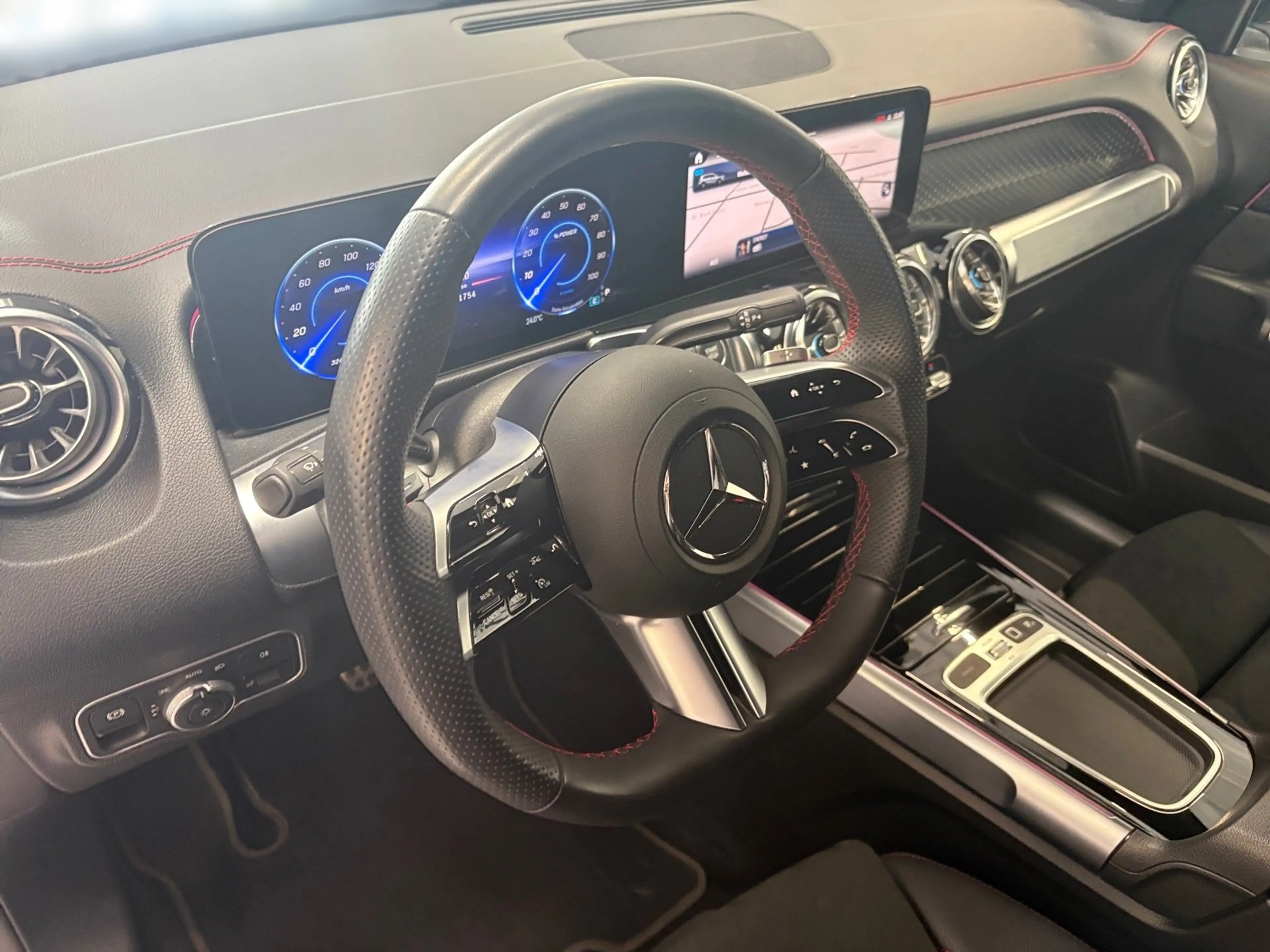 Mercedes-Benz EQB 300 4M AMG LINE THERMOTRONIC 360 GRAD KAM — photo 12