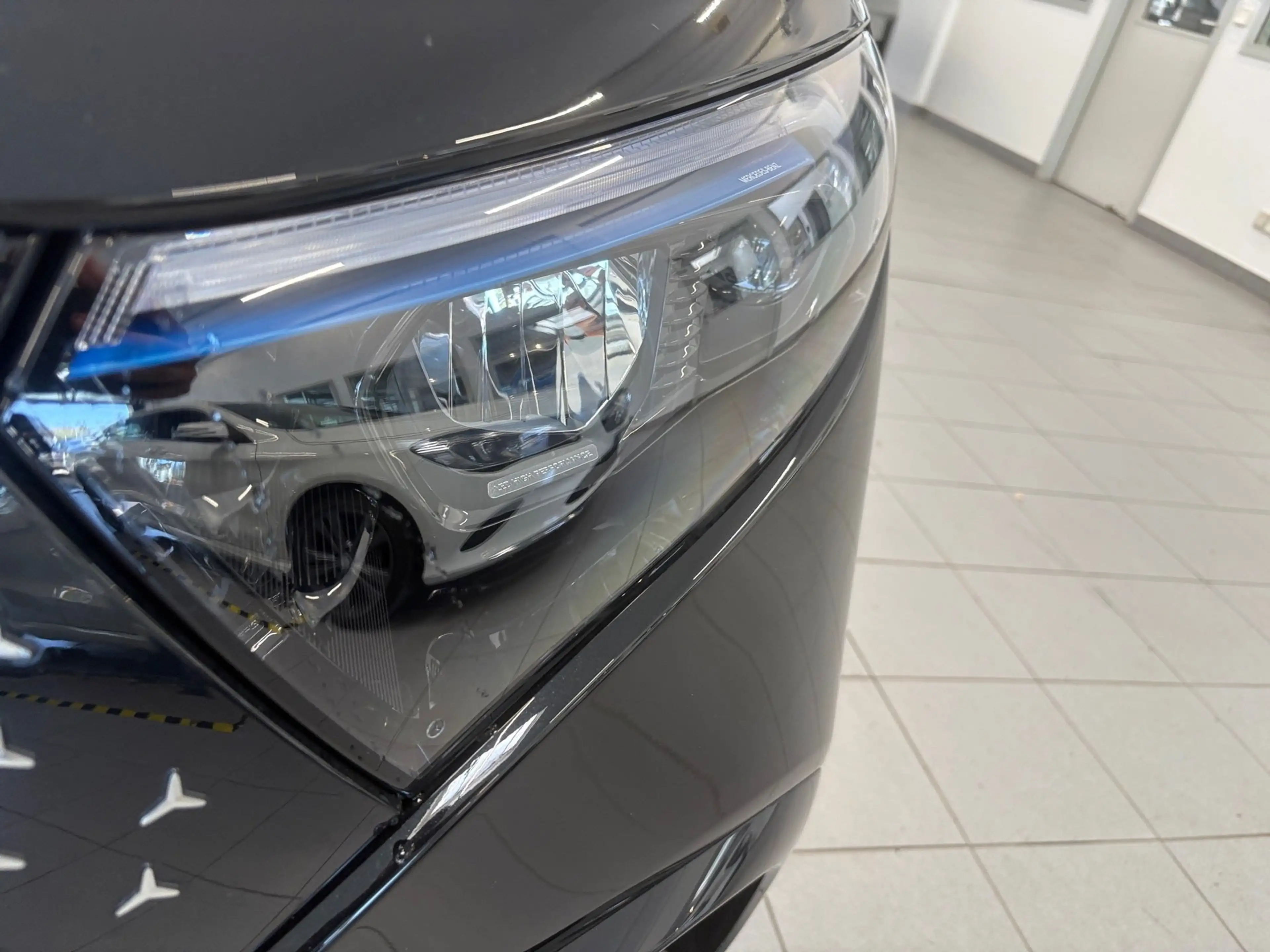 Mercedes-Benz EQB 300 4M AMG LINE THERMOTRONIC 360 GRAD KAM — photo 11