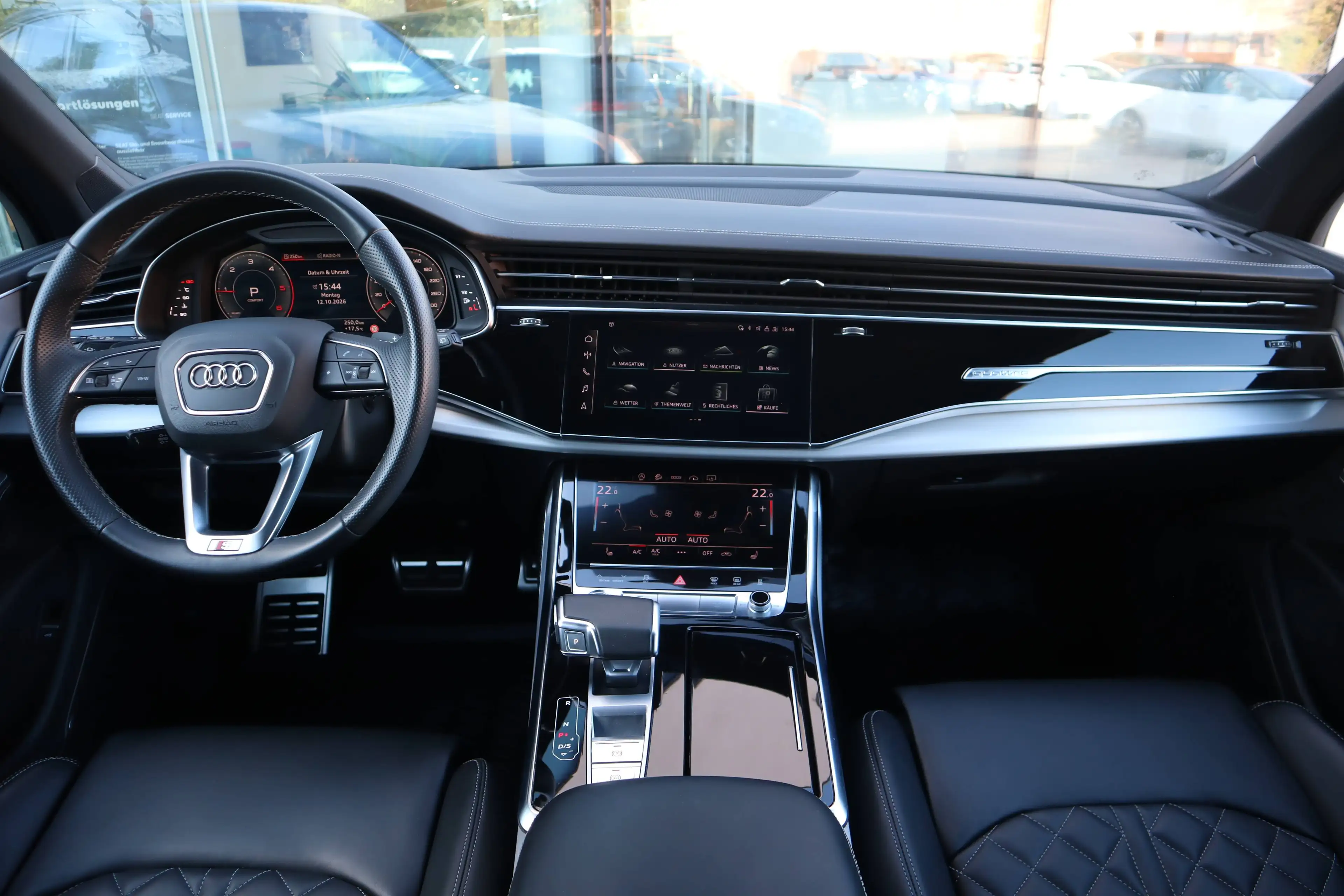 Audi Q7 50 TDI quattro S line — photo 12