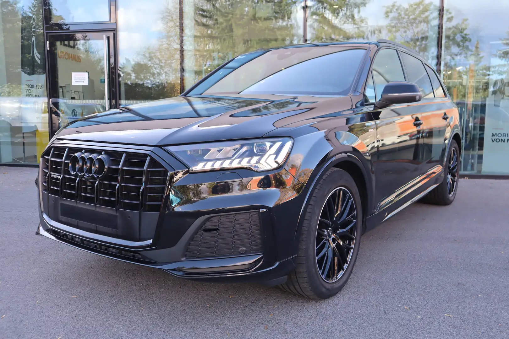 Audi Q7 50 TDI quattro S line Schwarz - 1