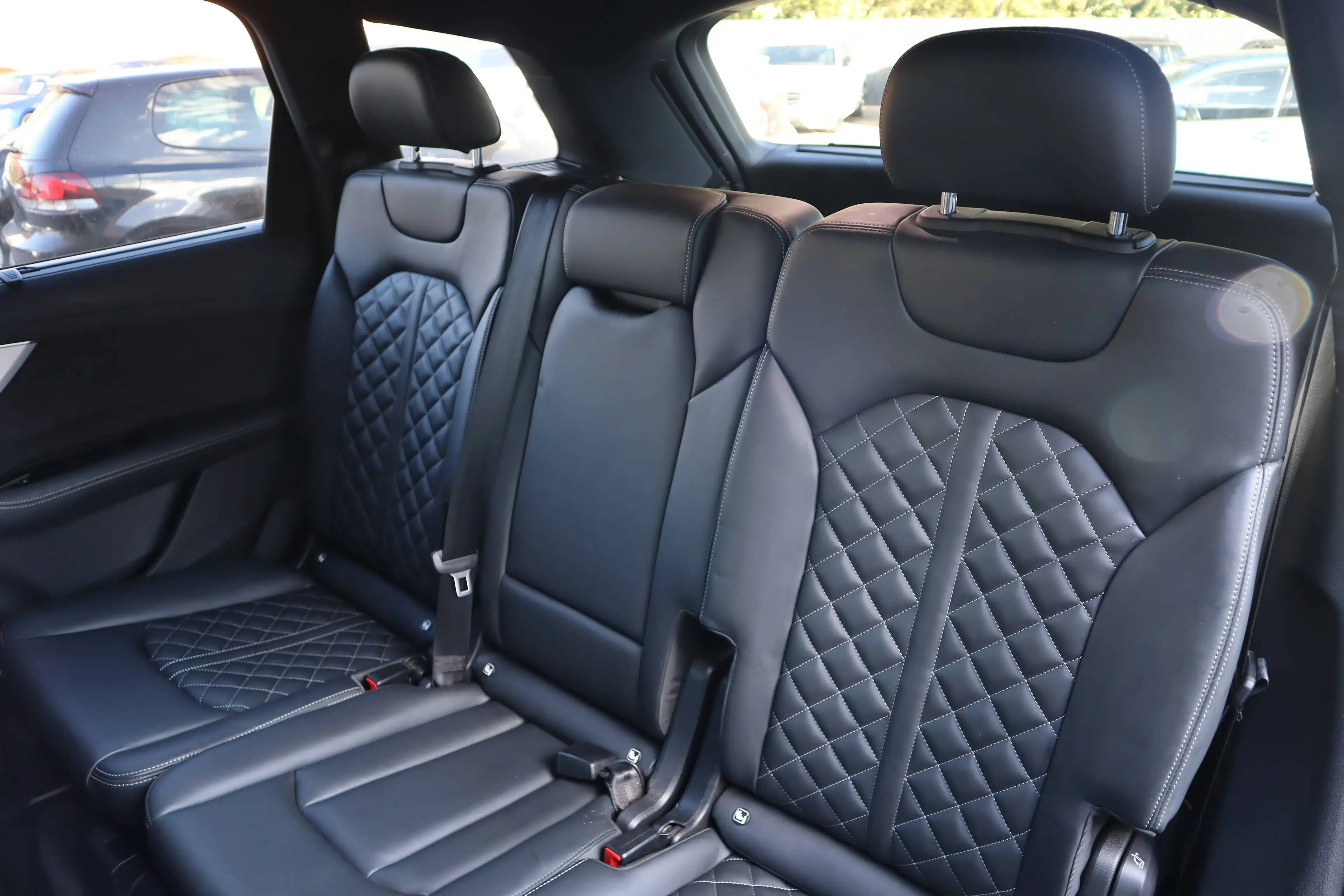Audi Q7 50 TDI quattro S line — photo 7