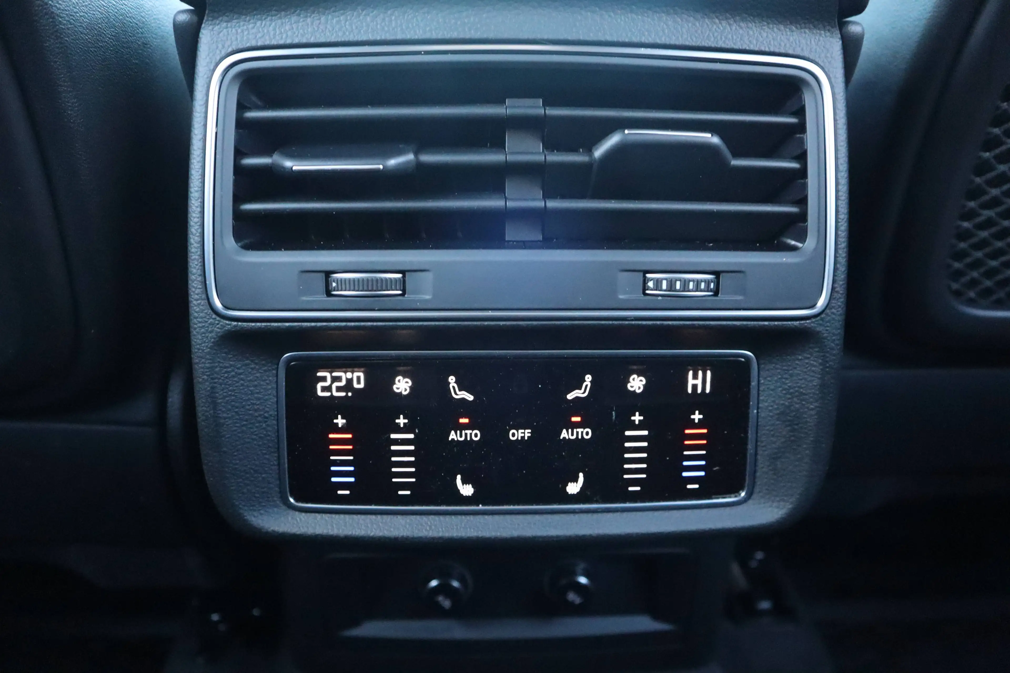 Audi Q7 50 TDI quattro S line — photo 9