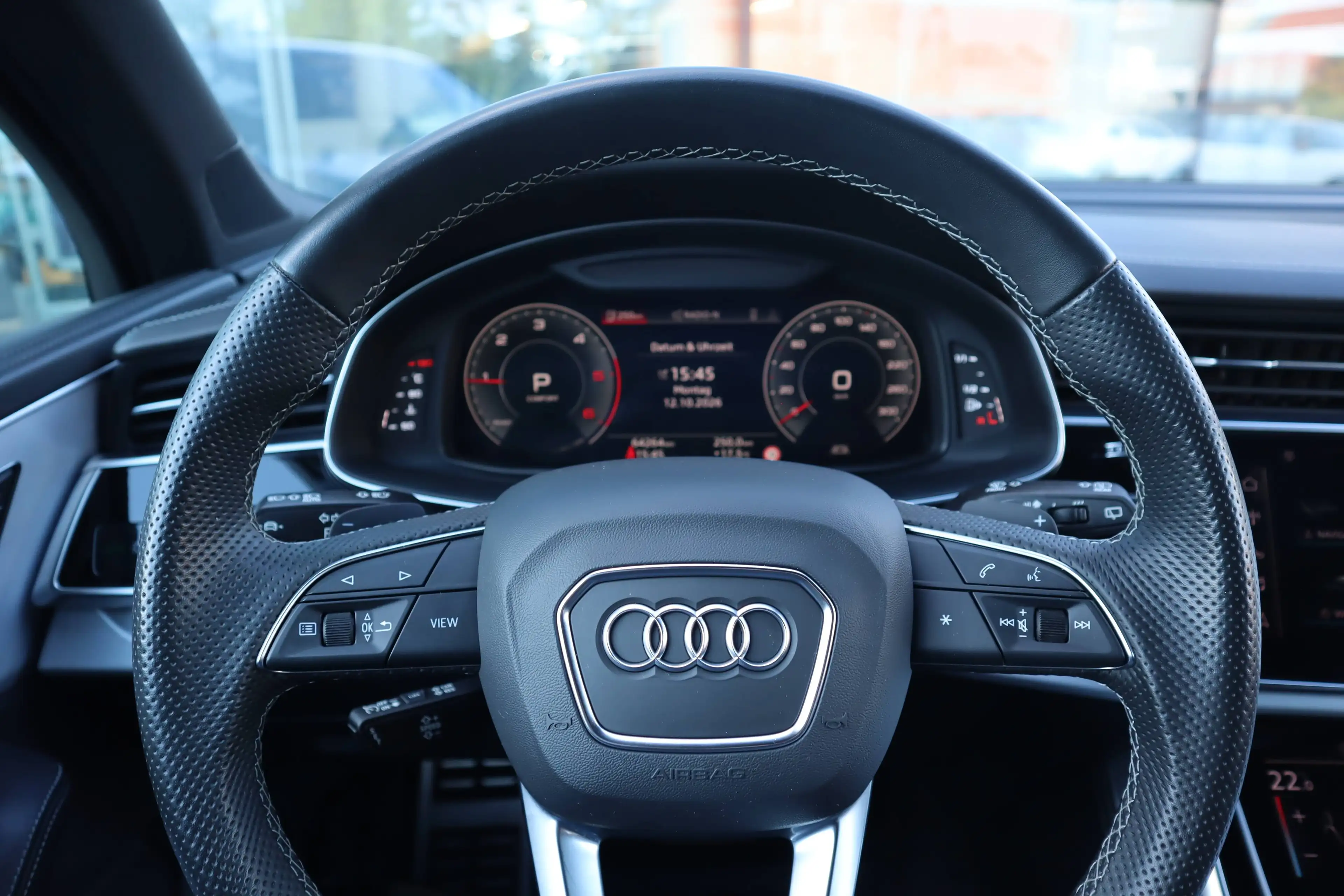 Audi Q7 50 TDI quattro S line — photo 14