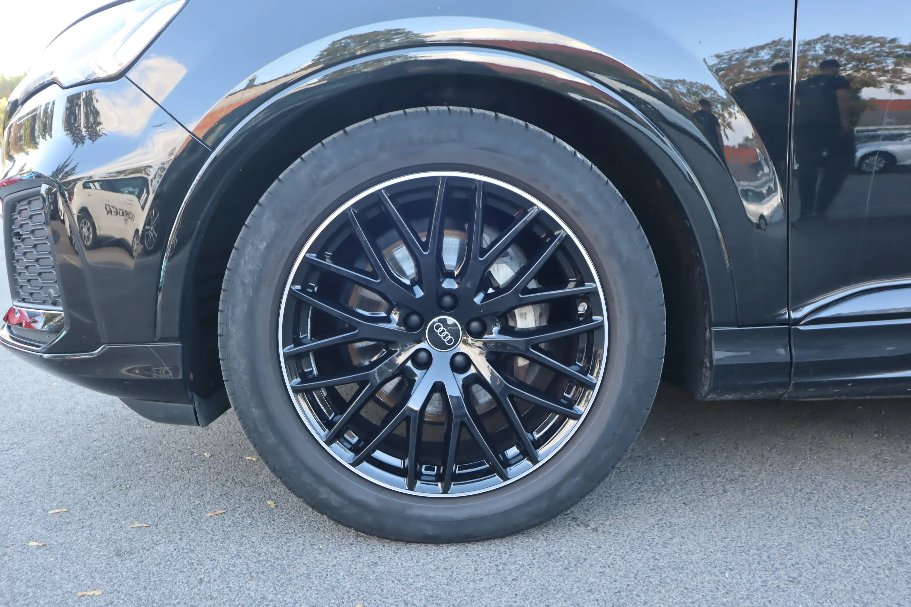 Audi Q7 50 TDI quattro S line — photo 3